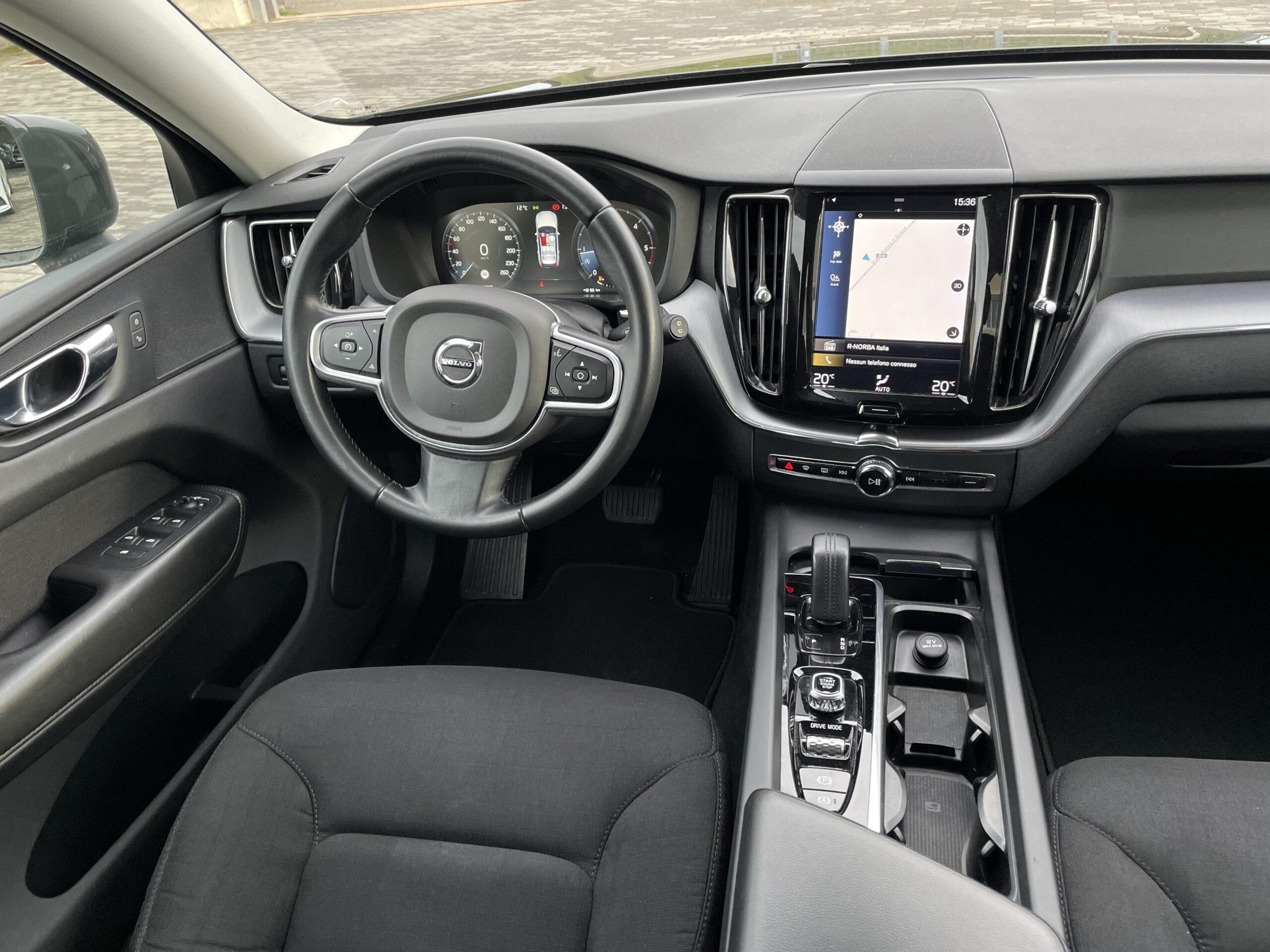 VOLVO XC60  D4 DYNAMIC EDITION AWD