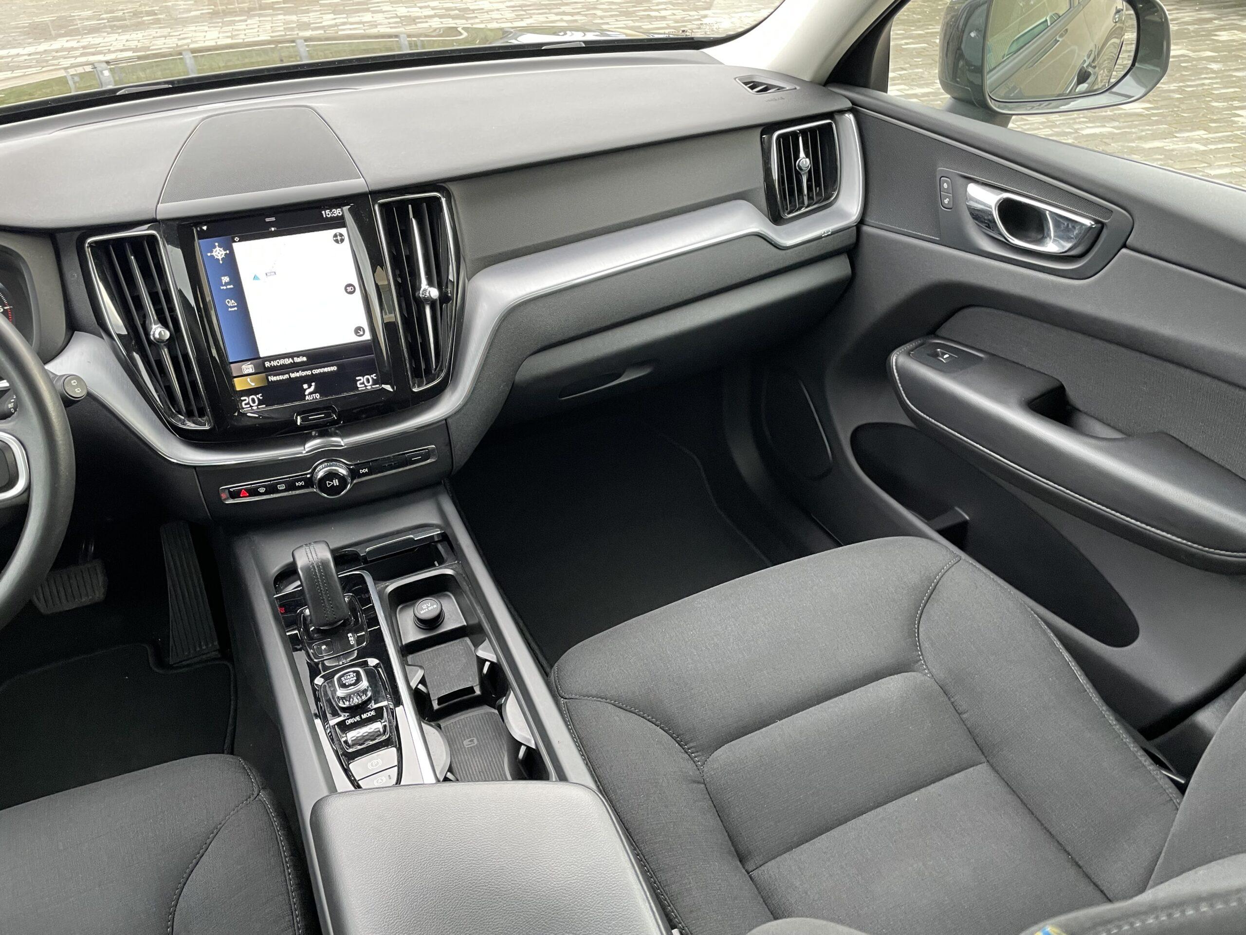 VOLVO XC60  D4 DYNAMIC EDITION AWD