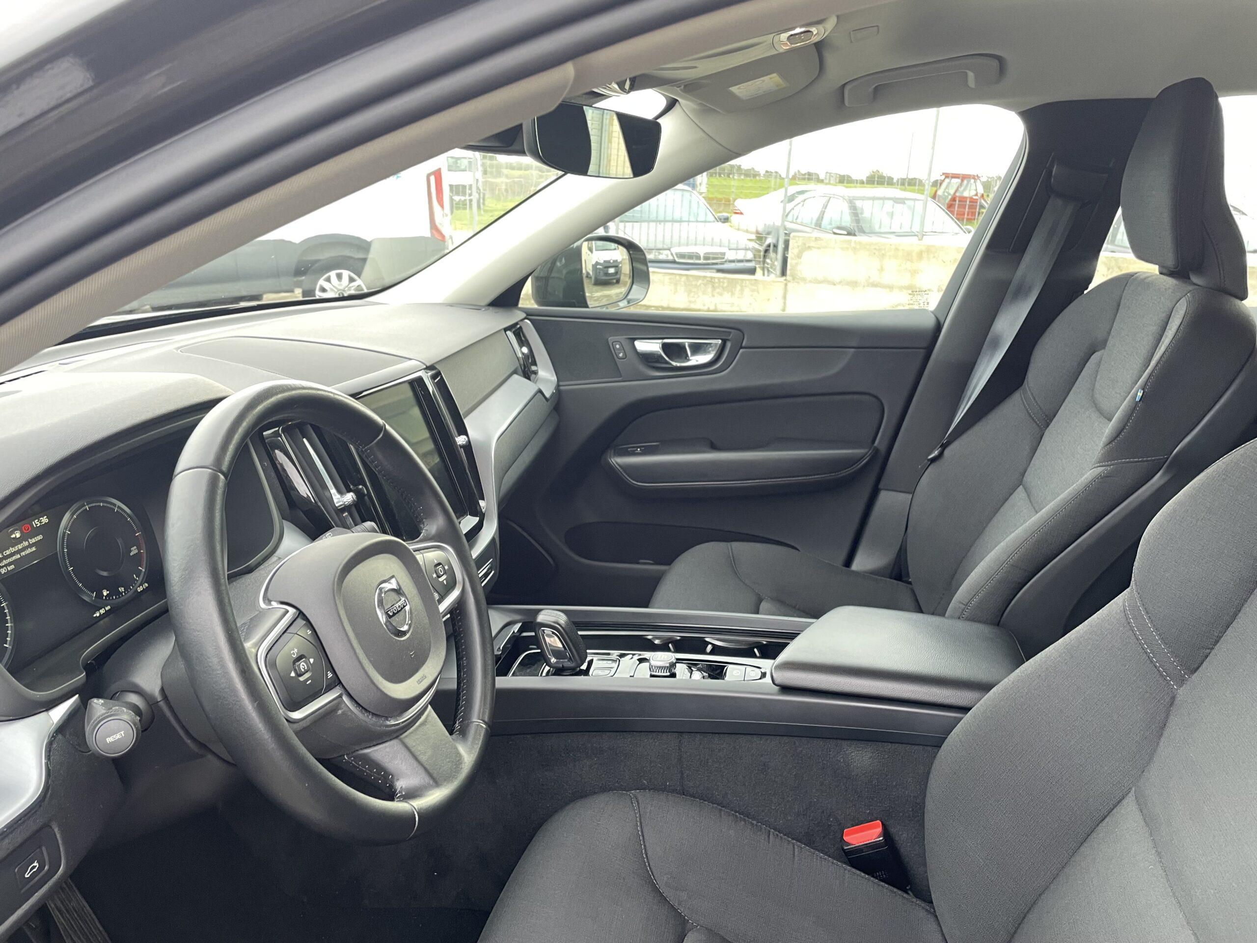 VOLVO XC60  D4 DYNAMIC EDITION AWD