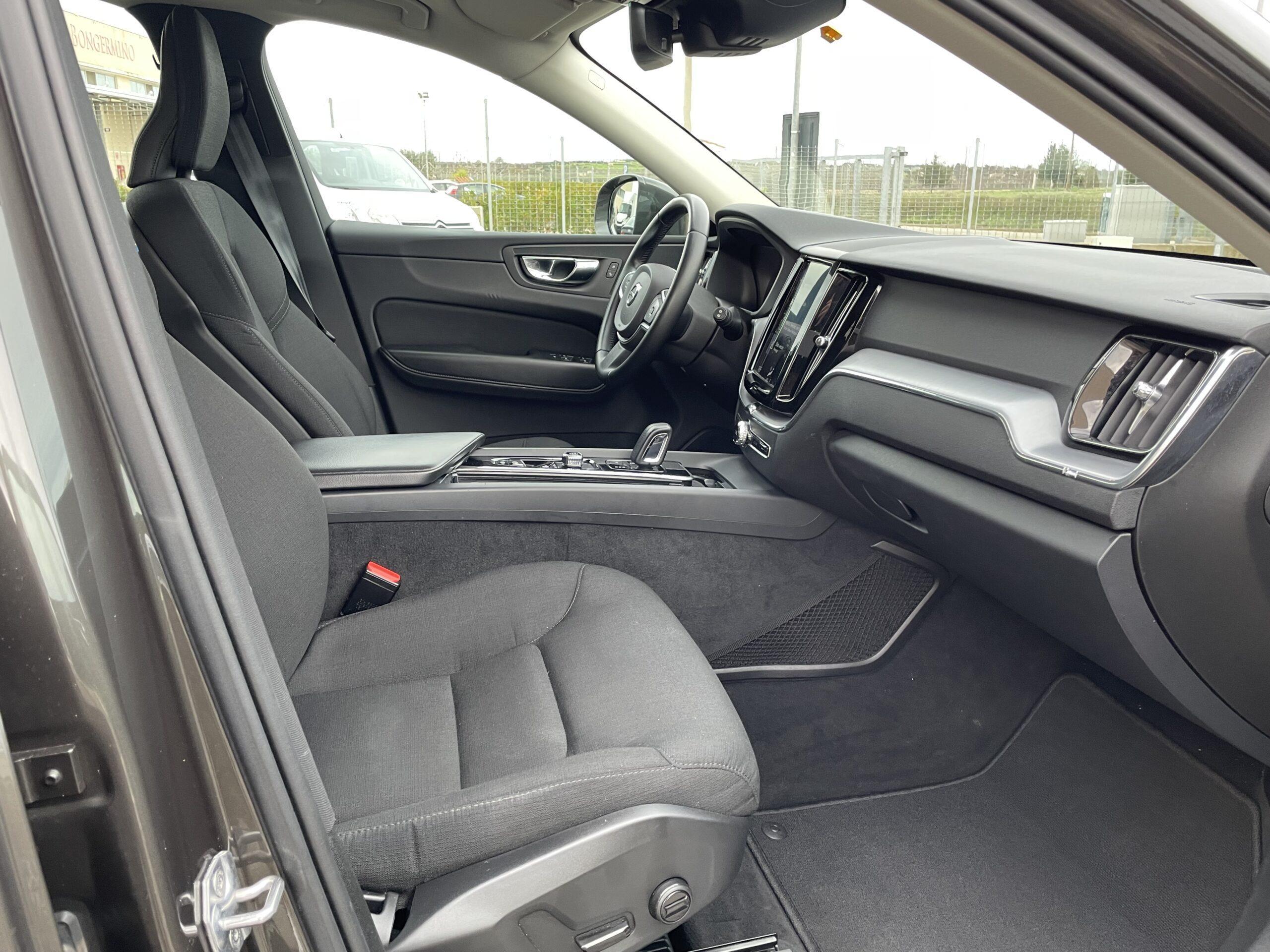 VOLVO XC60  D4 DYNAMIC EDITION AWD