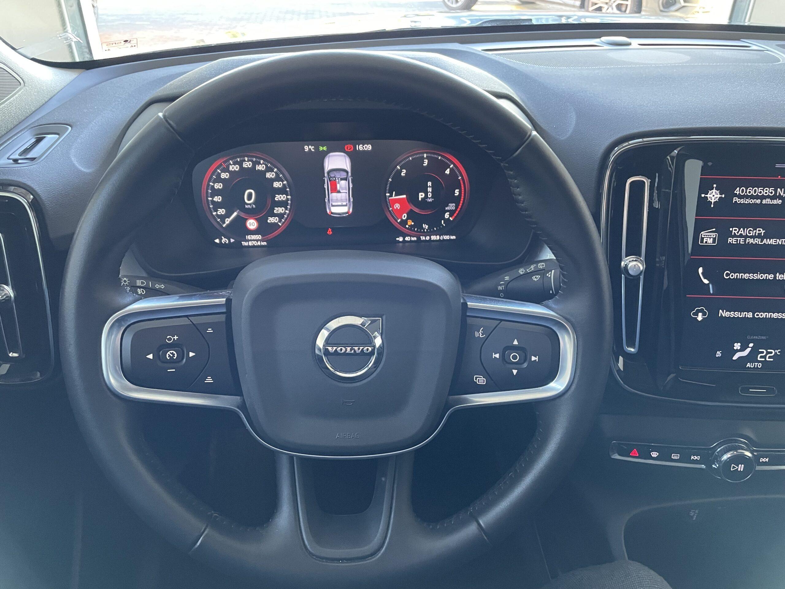 VOLVO XC40 D3 GEATRON. R-DESIGN.