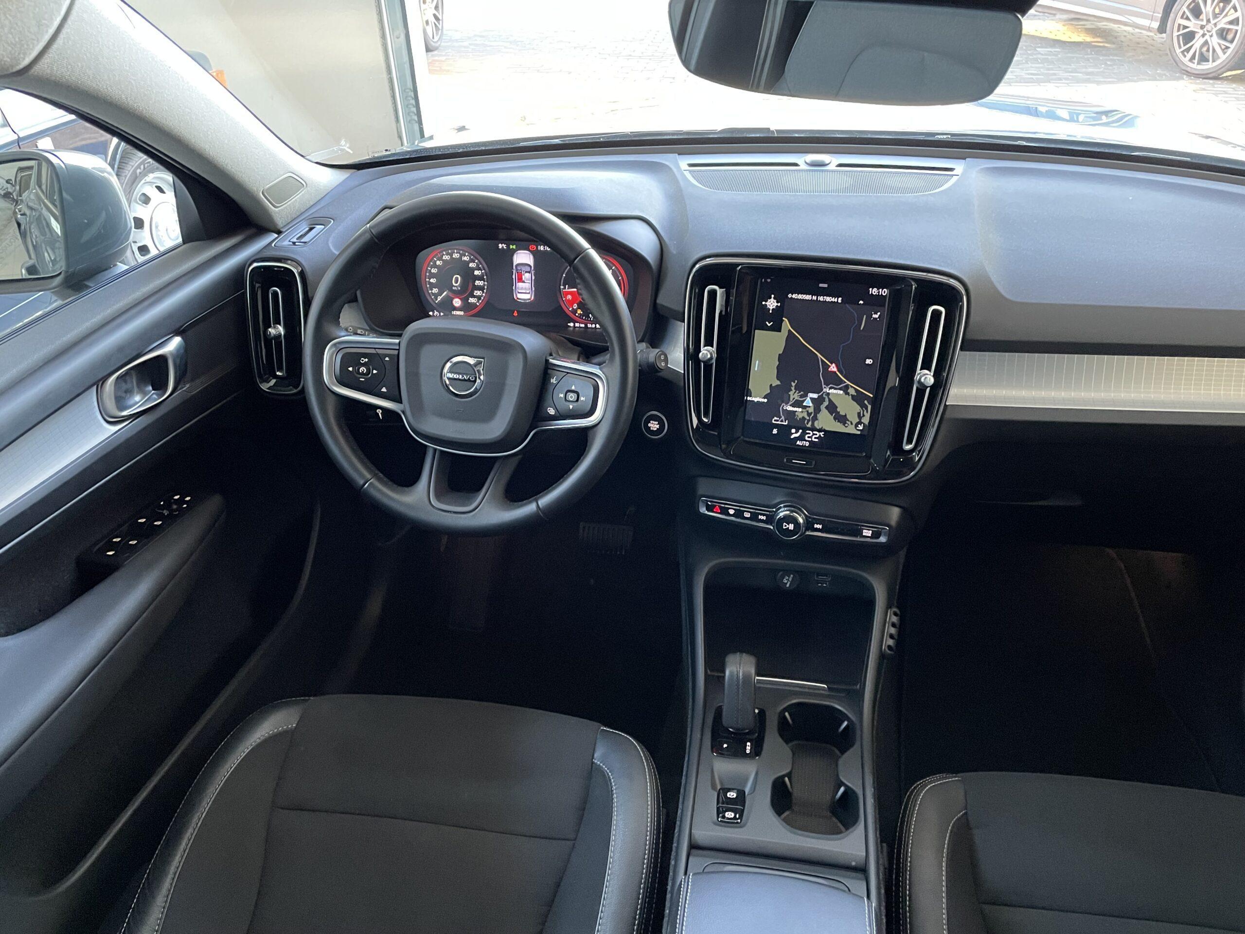 VOLVO XC40 D3 GEATRON. R-DESIGN.