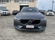 Volvo XC60 B4 MOMENTUM AWD