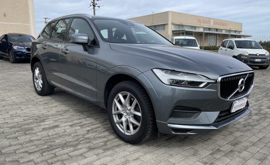 Volvo XC60 B4 MOMENTUM AWD