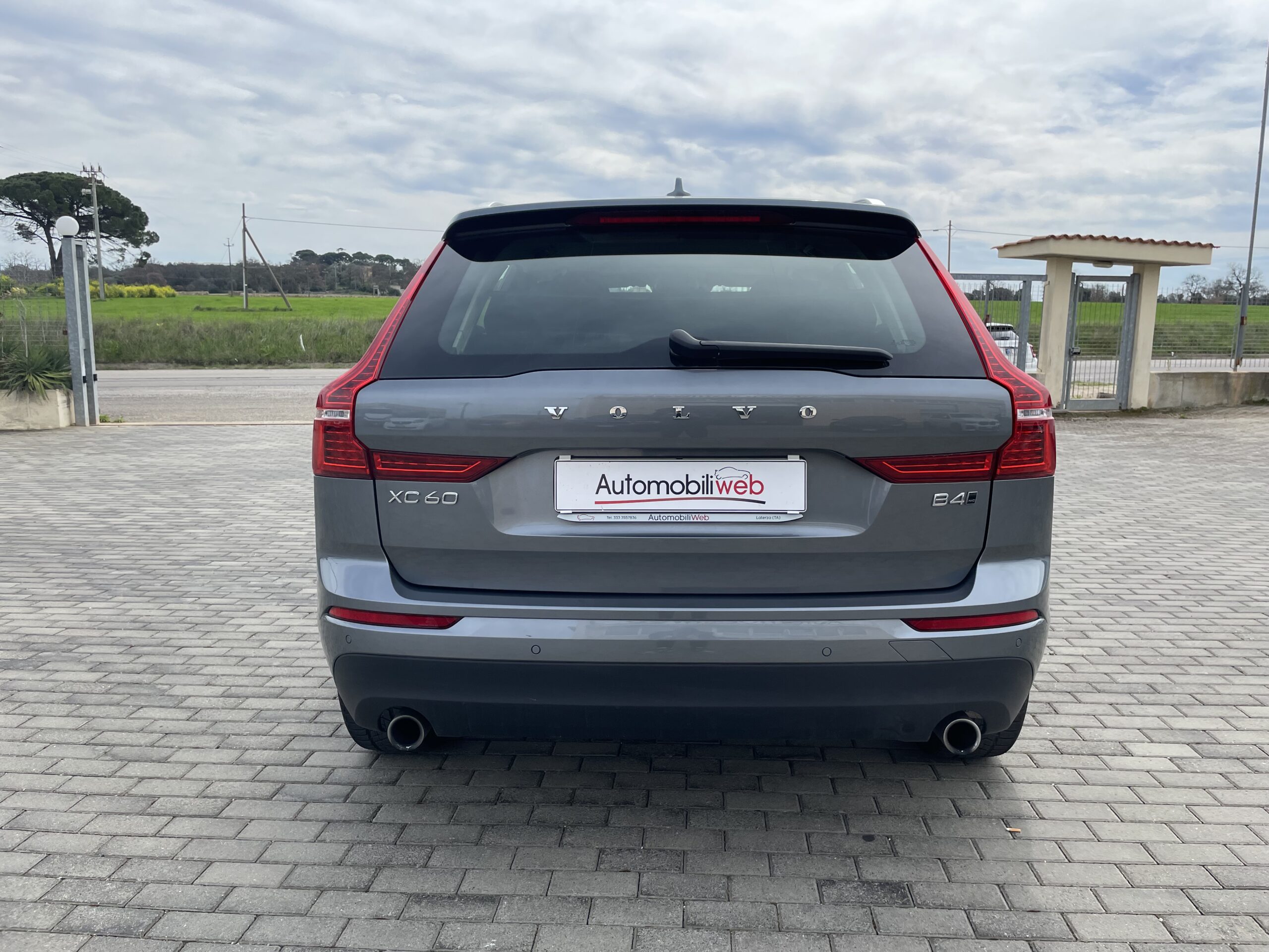 Volvo XC60 B4 MOMENTUM AWD
