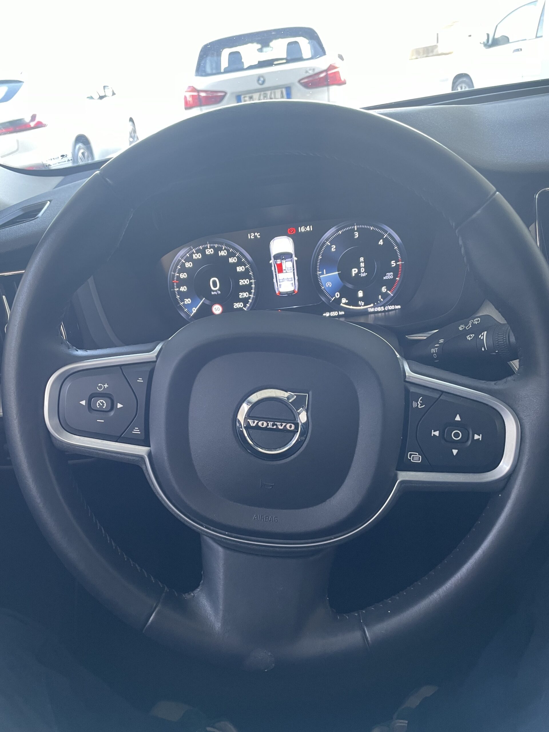 Volvo XC60 B4 MOMENTUM AWD