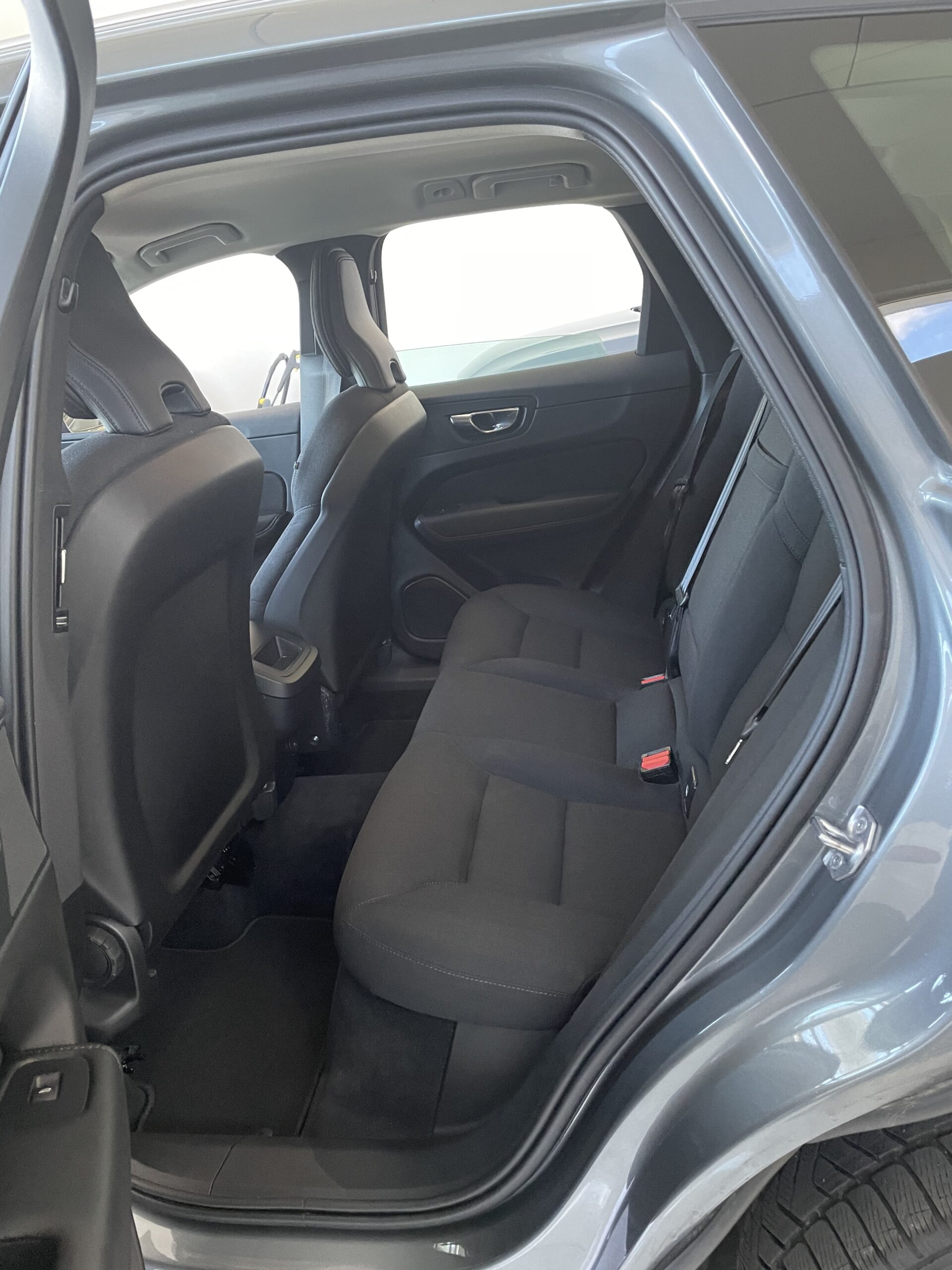 Volvo XC60 B4 MOMENTUM AWD