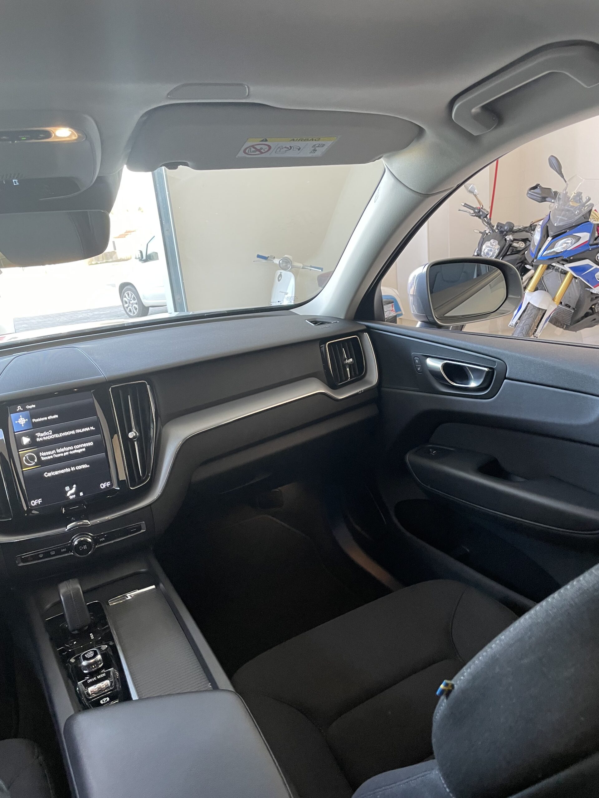 Volvo XC60 B4 MOMENTUM AWD