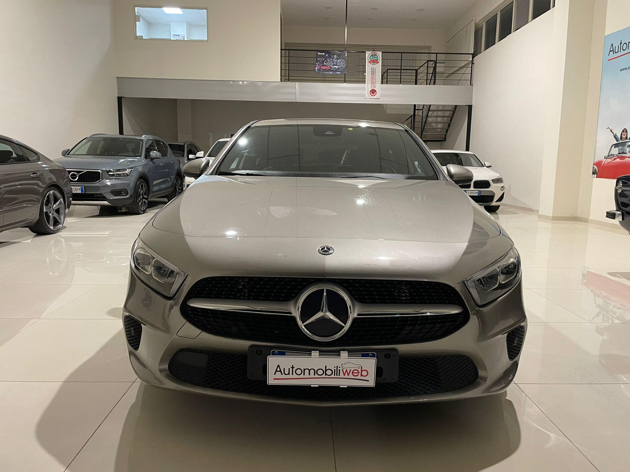 MERCEDES-BENZ CLASSE A180d SPORT