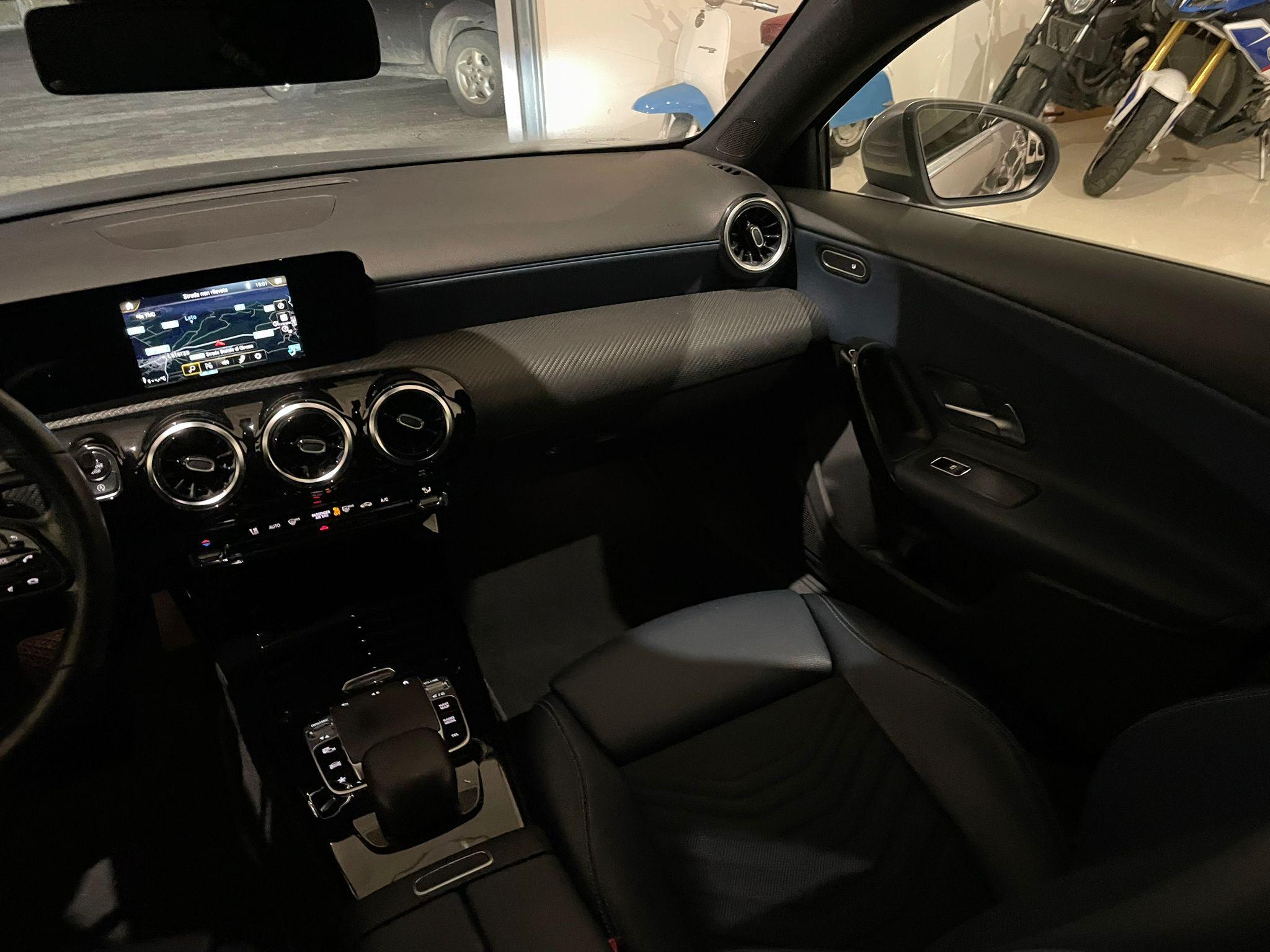 MERCEDES-BENZ CLASSE A180d SPORT