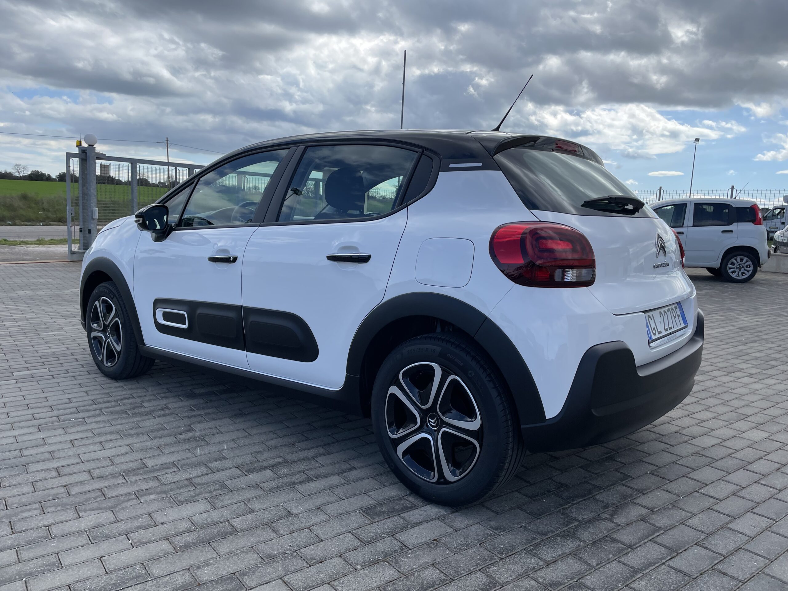 CITROEN C3 :NOLEGGIO GIORNALIERO,MEDIO,LUNGO TERMINE