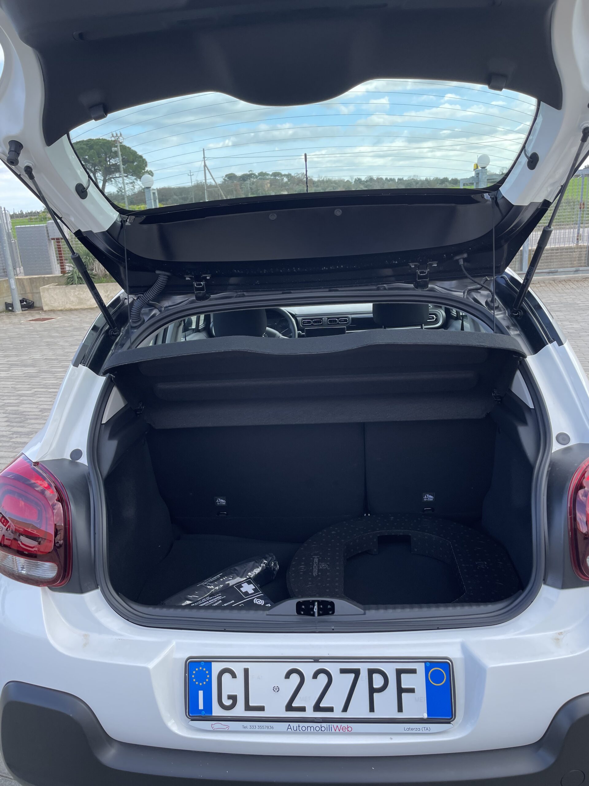 CITROEN C3 :NOLEGGIO GIORNALIERO,MEDIO,LUNGO TERMINE