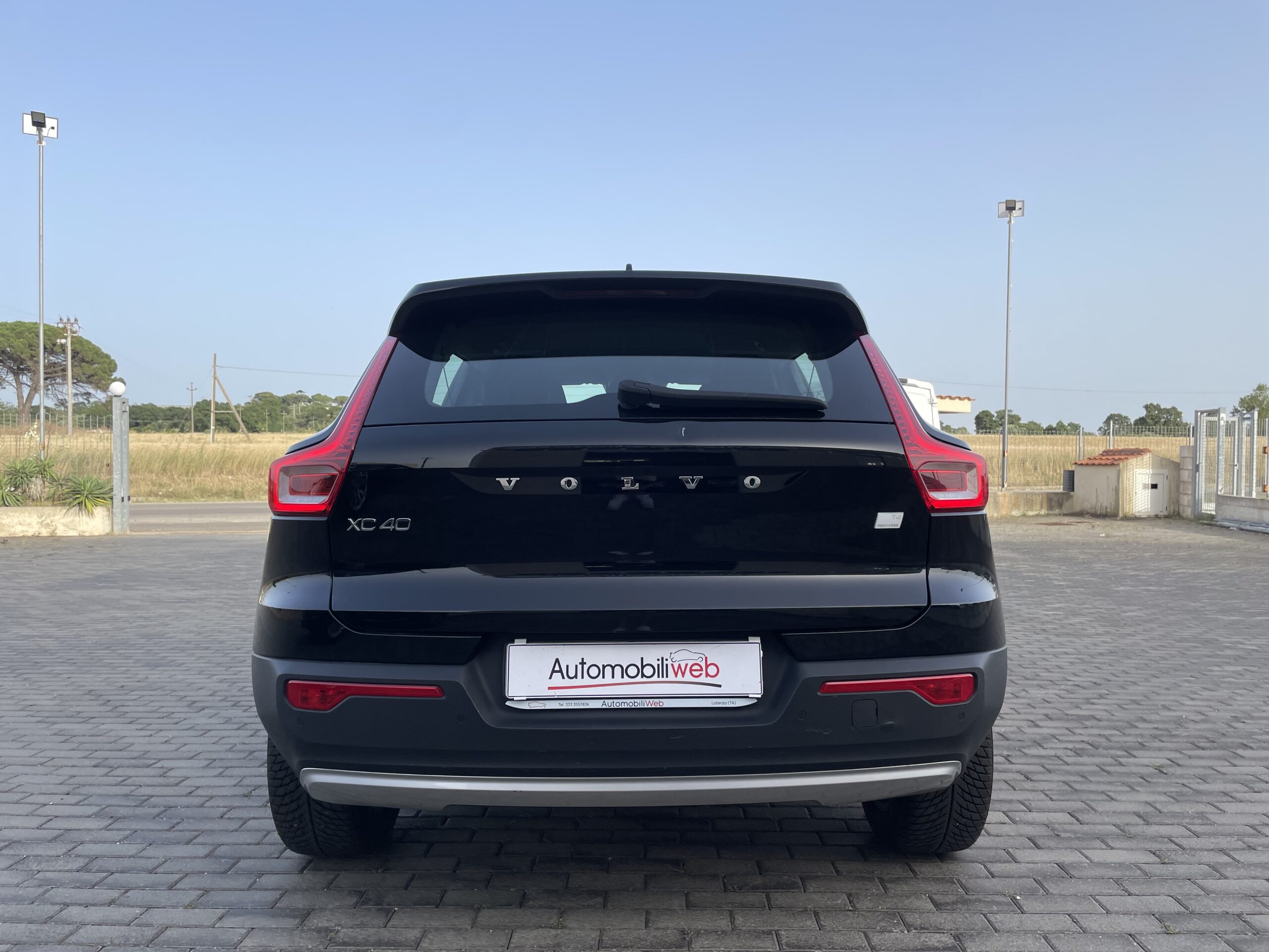 VOLVO XC40 MOMENTUM T4 GEATRON.