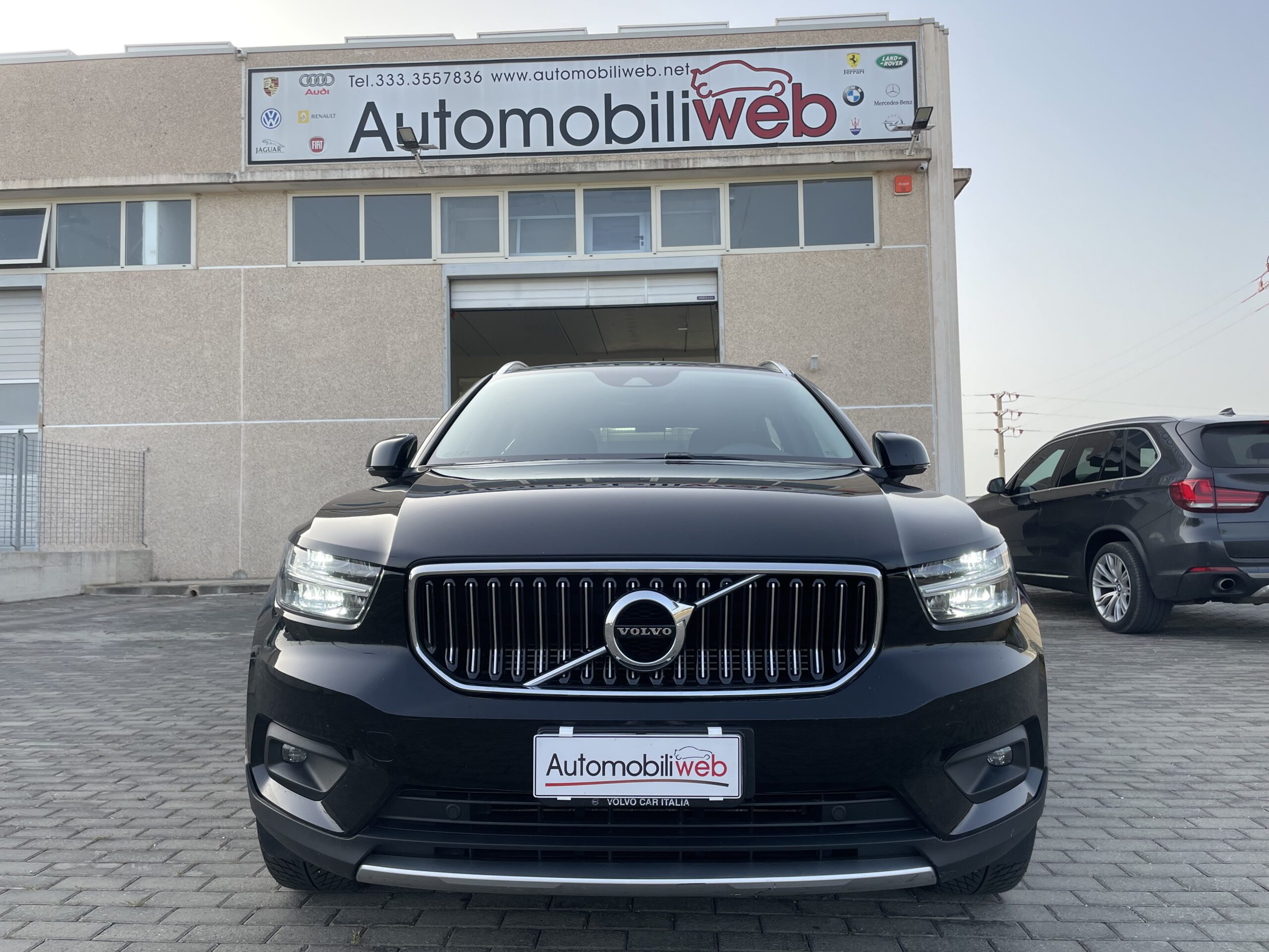 VOLVO XC40 MOMENTUM T4 GEATRON.