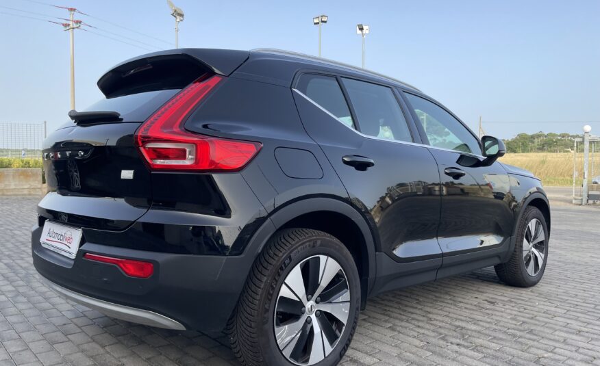 VOLVO XC40 MOMENTUM T4 GEATRON.