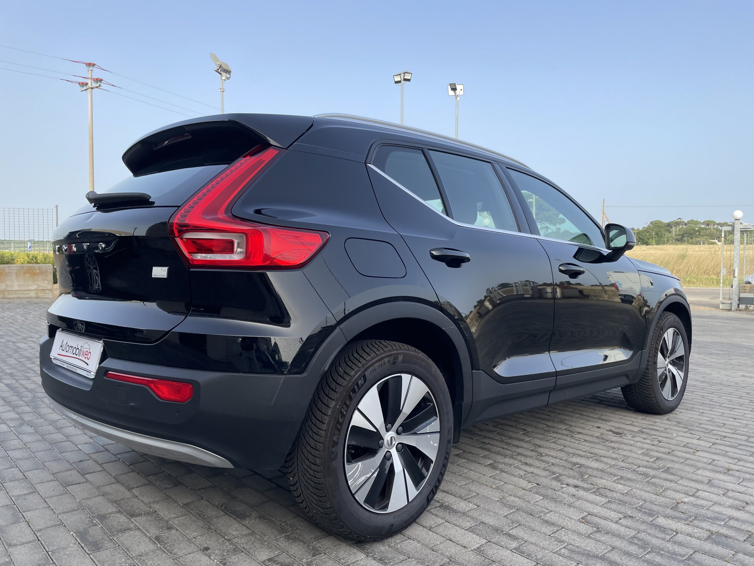 VOLVO XC40 MOMENTUM T4 GEATRON.