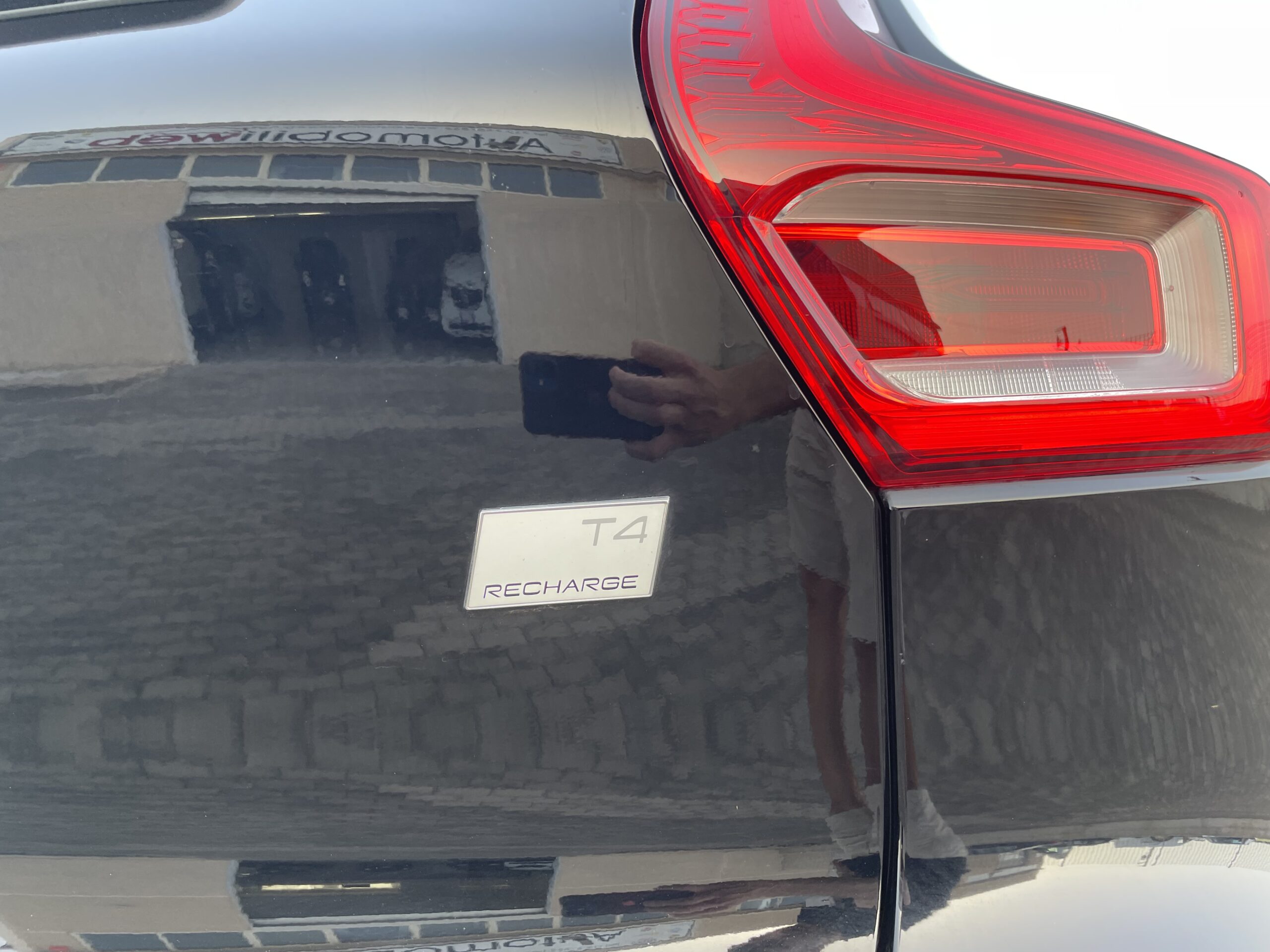 VOLVO XC40 MOMENTUM T4 GEATRON.