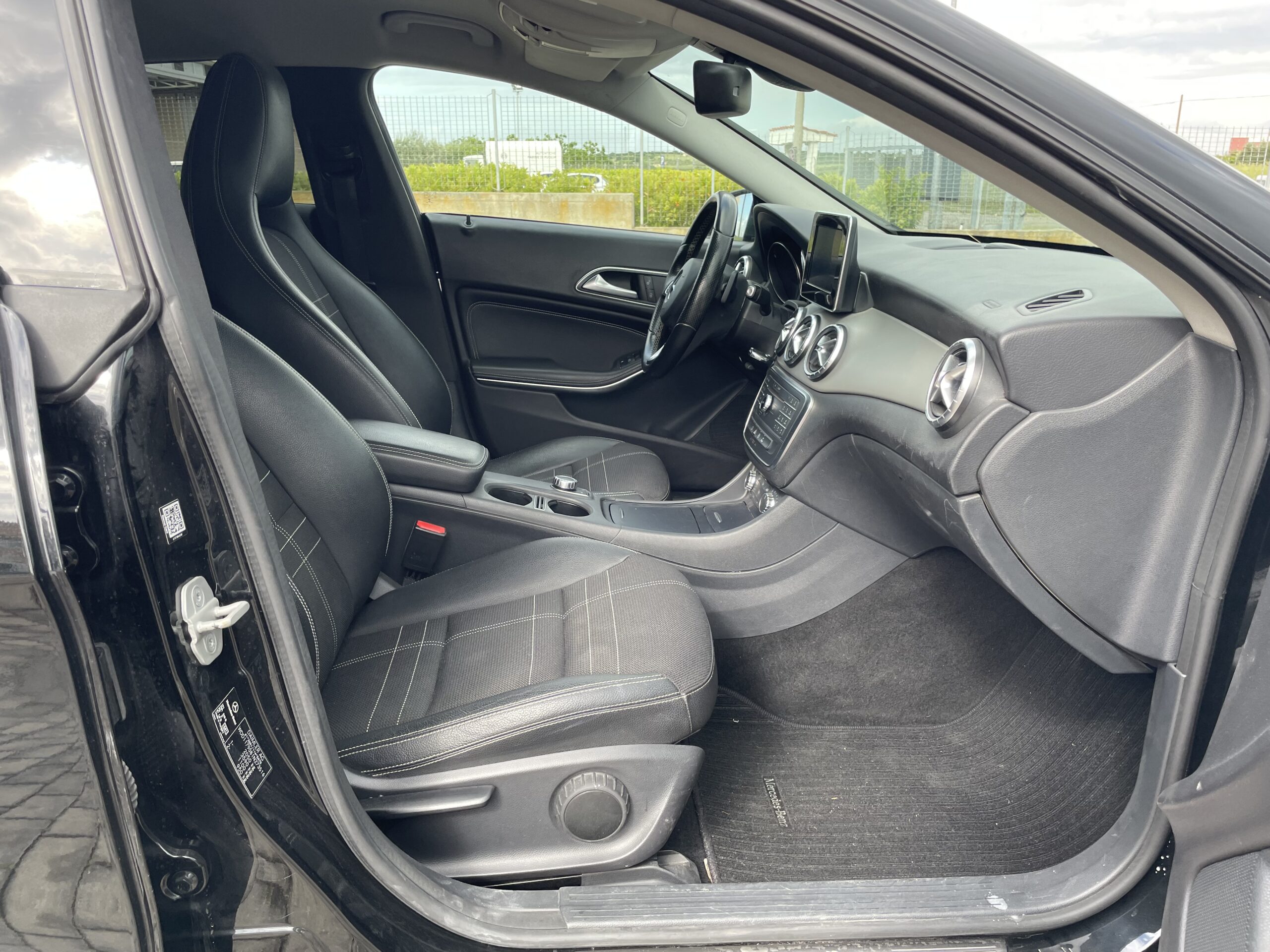 MERCEDES-BENZ CLA 200 SPORT