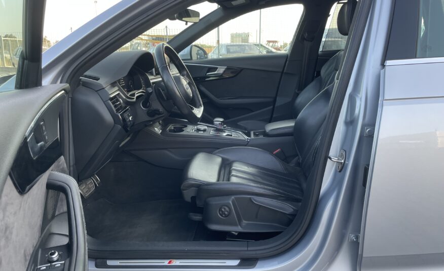 Audi A4 S-line quattro