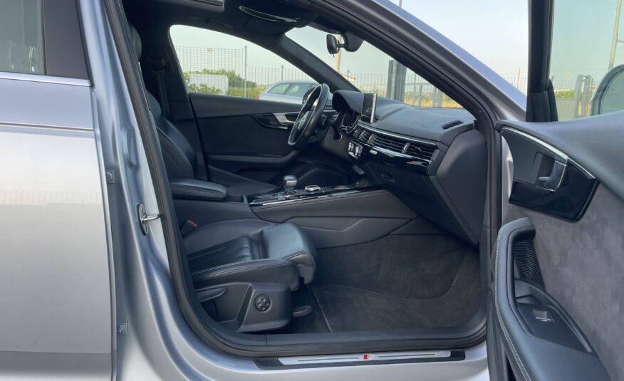 Audi A4 S-line quattro