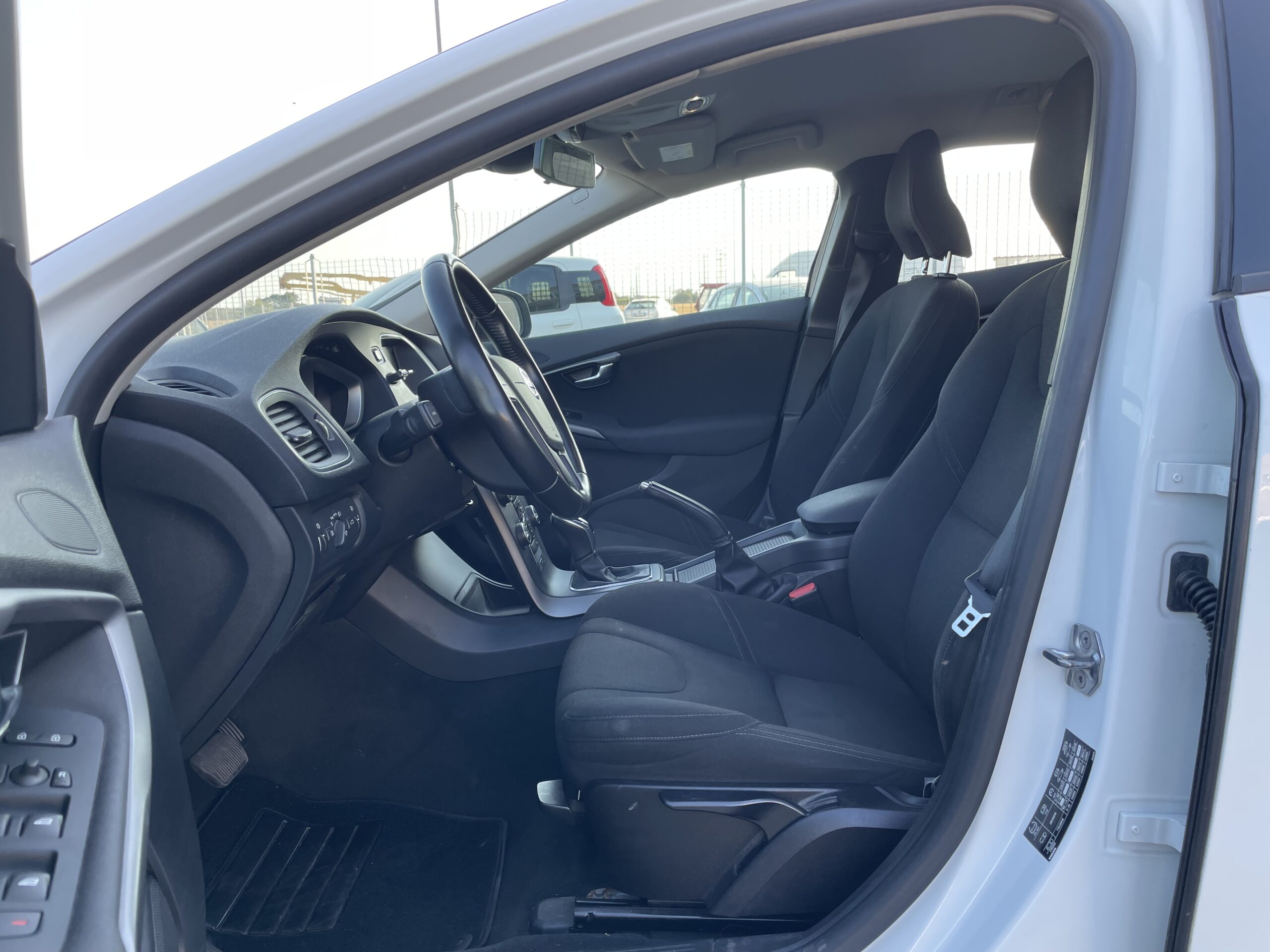 VOLVO V40 CROSS COUNTRY