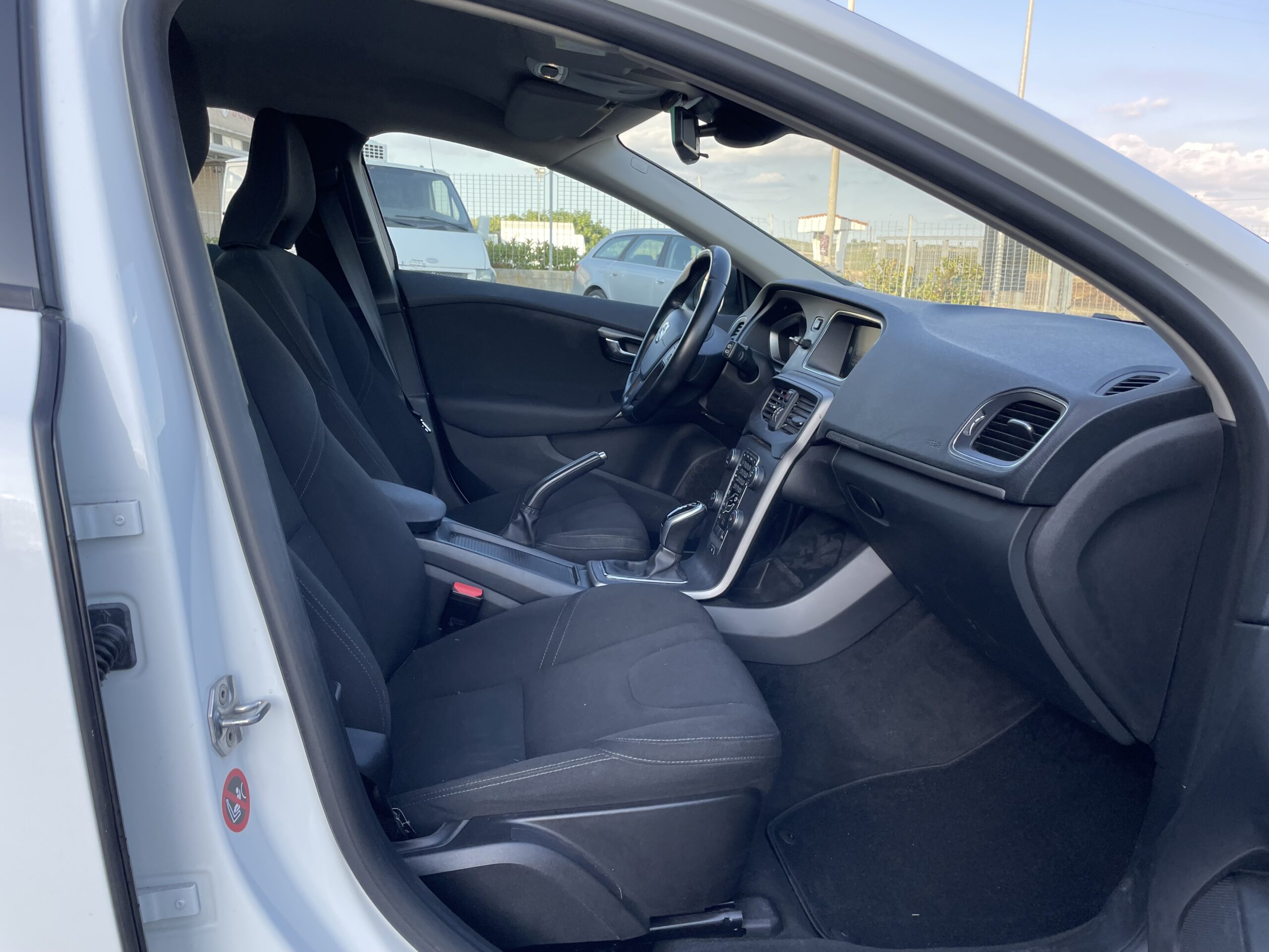 VOLVO V40 CROSS COUNTRY