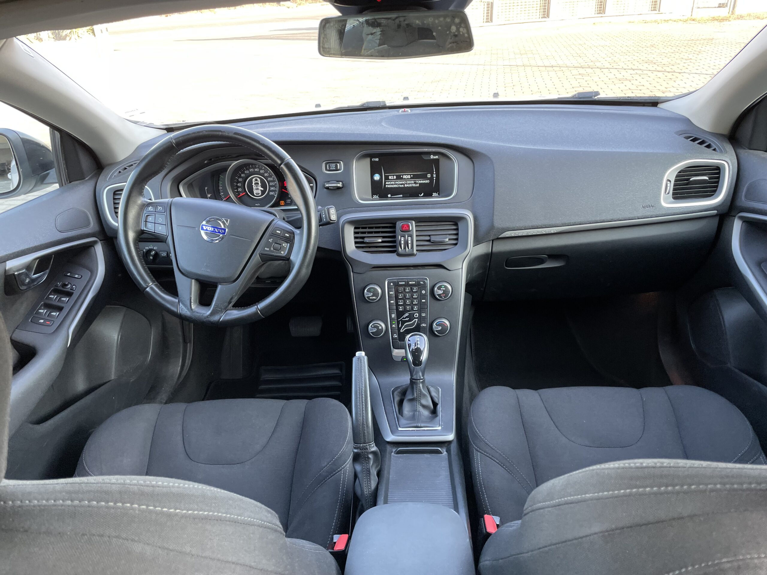 VOLVO V40 CROSS COUNTRY