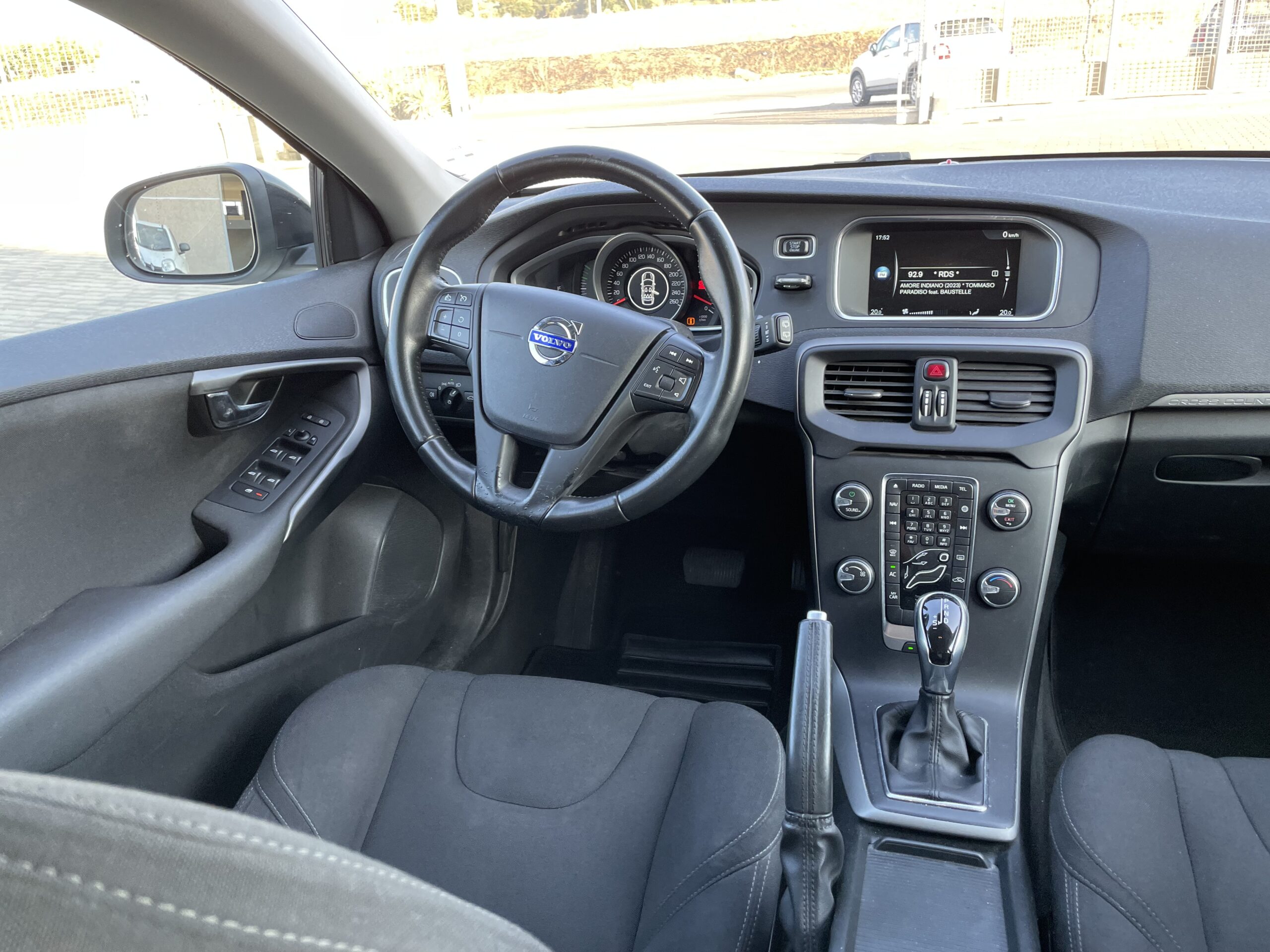 VOLVO V40 CROSS COUNTRY