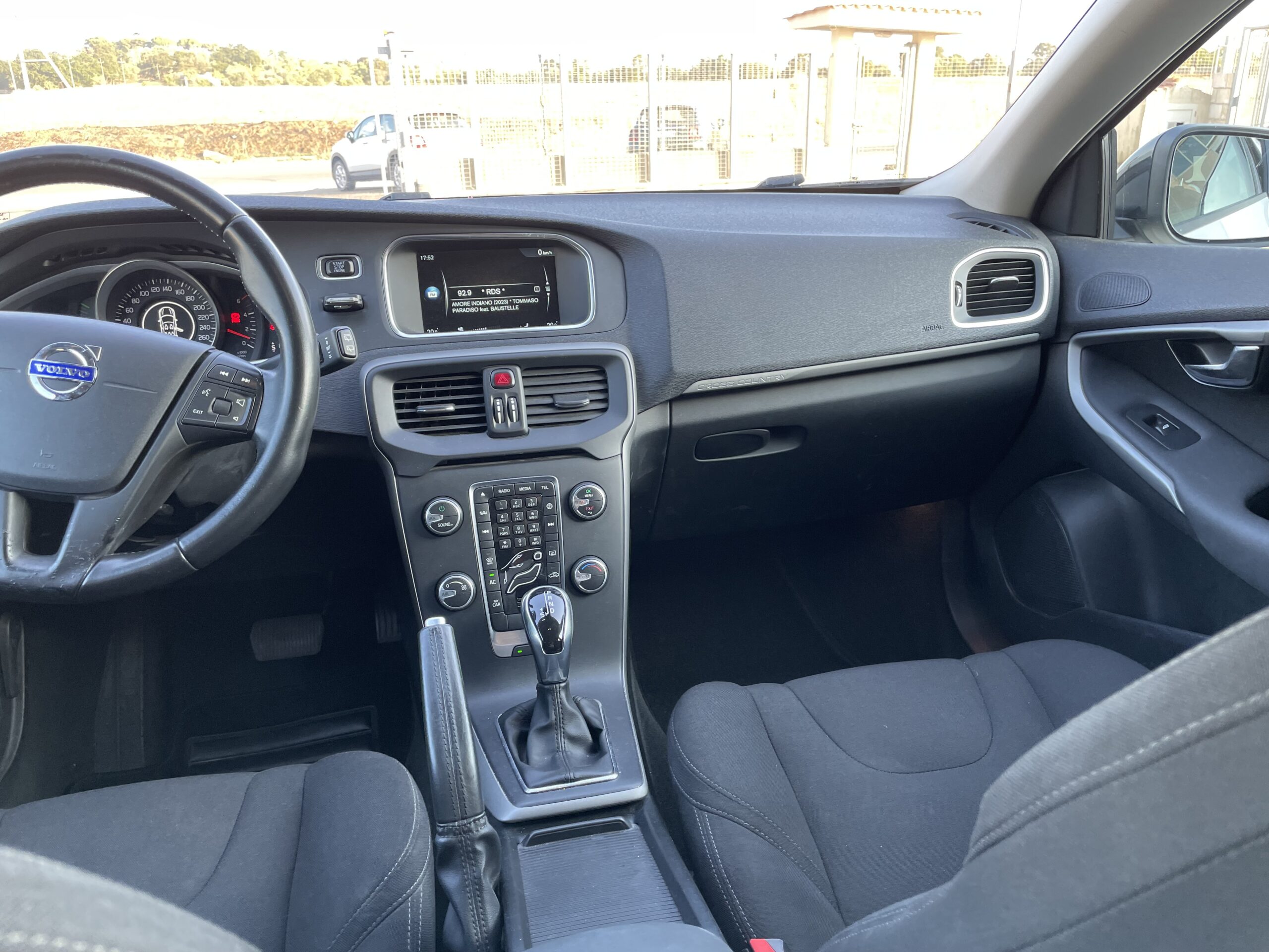 VOLVO V40 CROSS COUNTRY