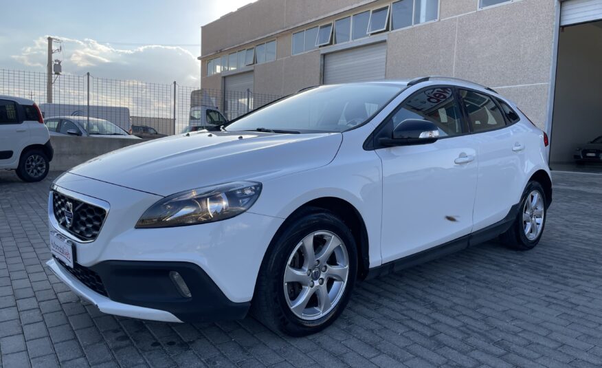 VOLVO V40 CROSS COUNTRY