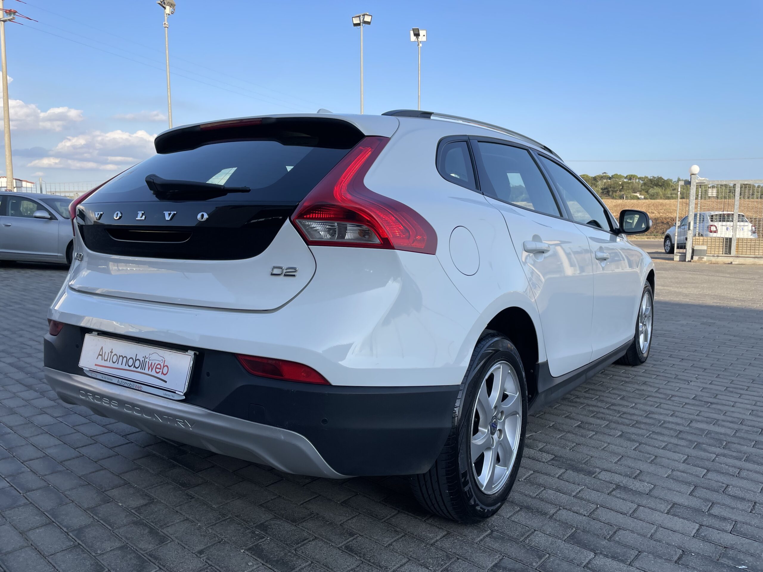 VOLVO V40 CROSS COUNTRY