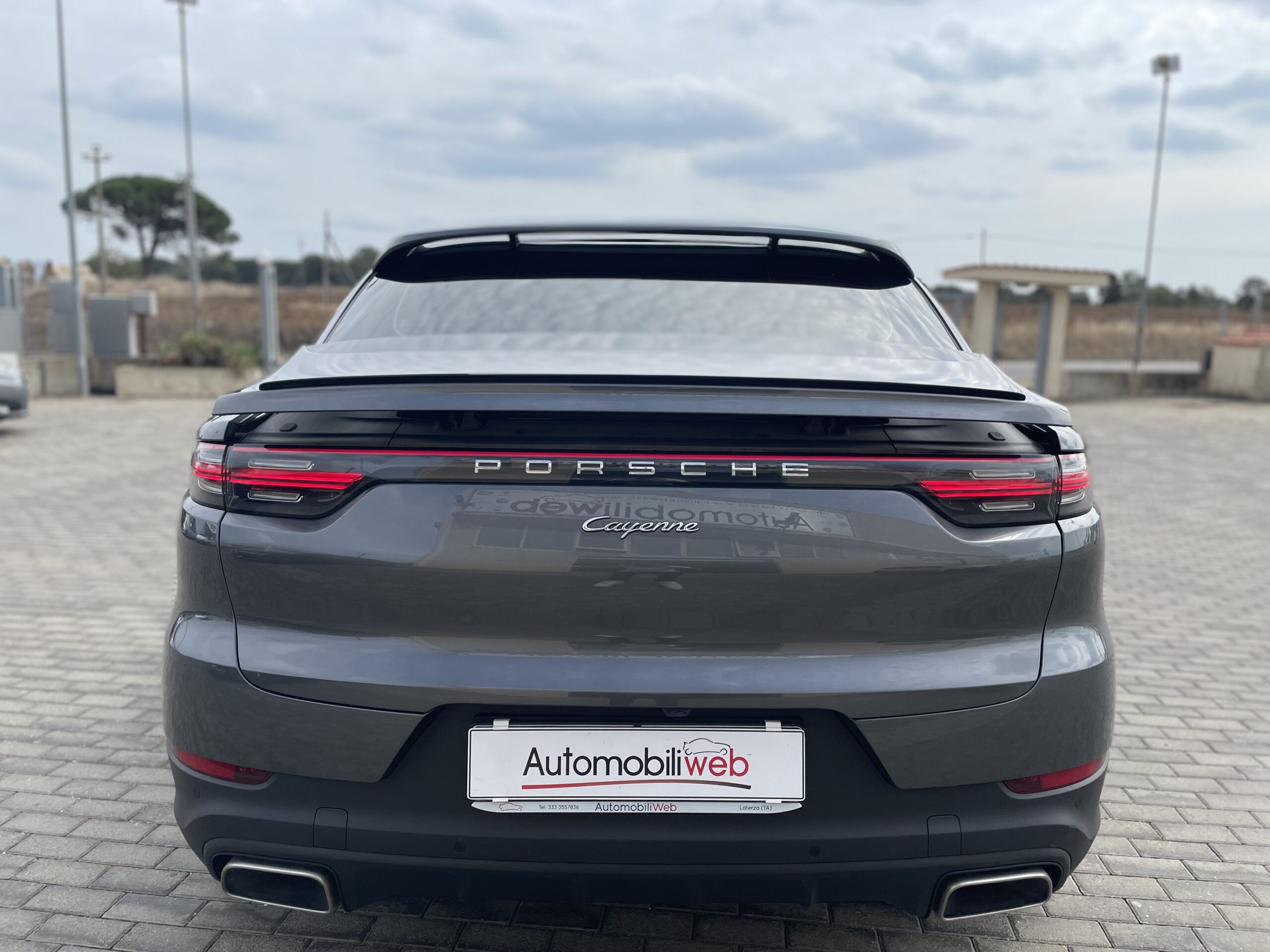 PORSCHE CAYENNE COUPE’ E-HYBRID