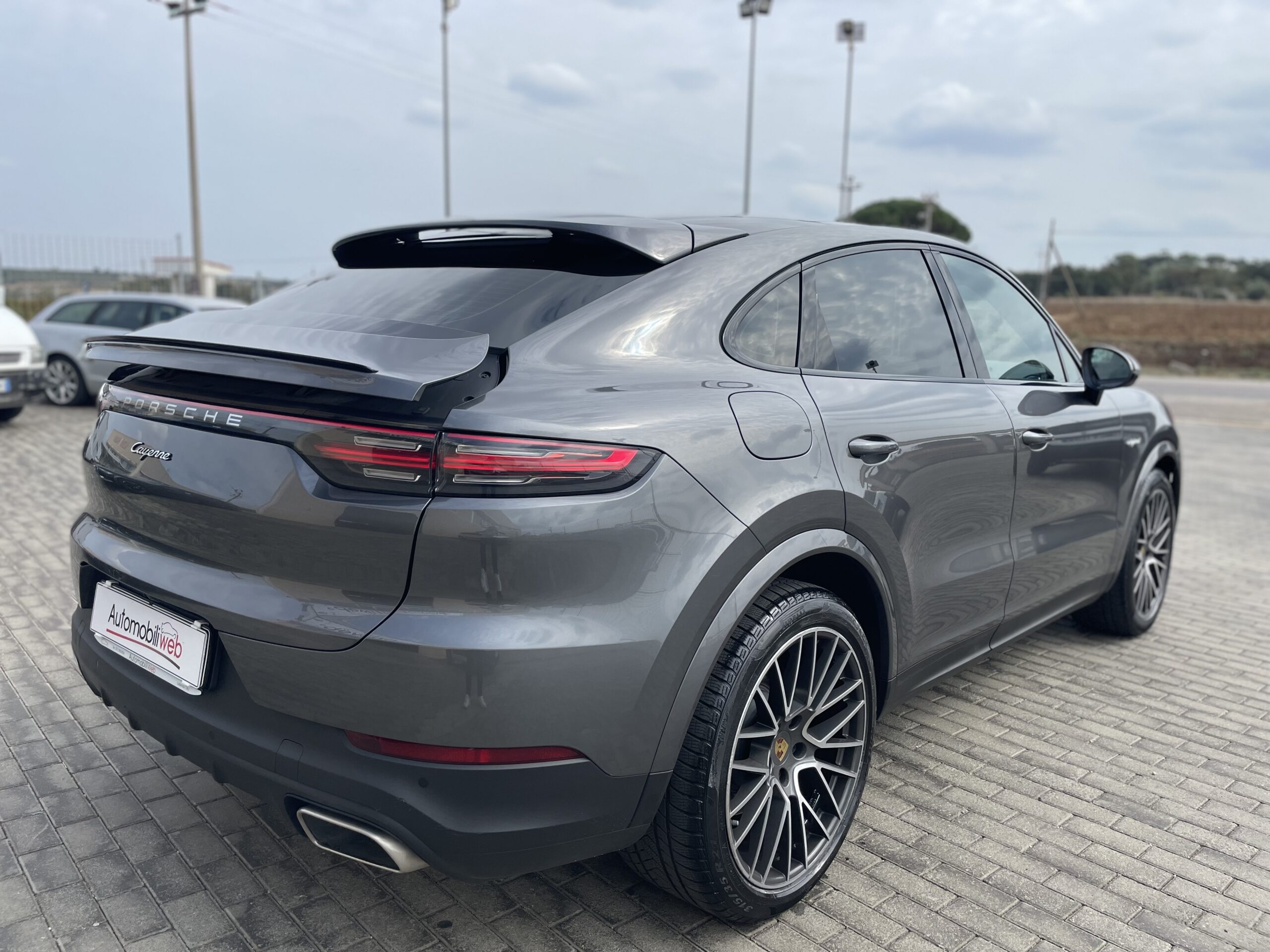 PORSCHE CAYENNE COUPE’ E-HYBRID