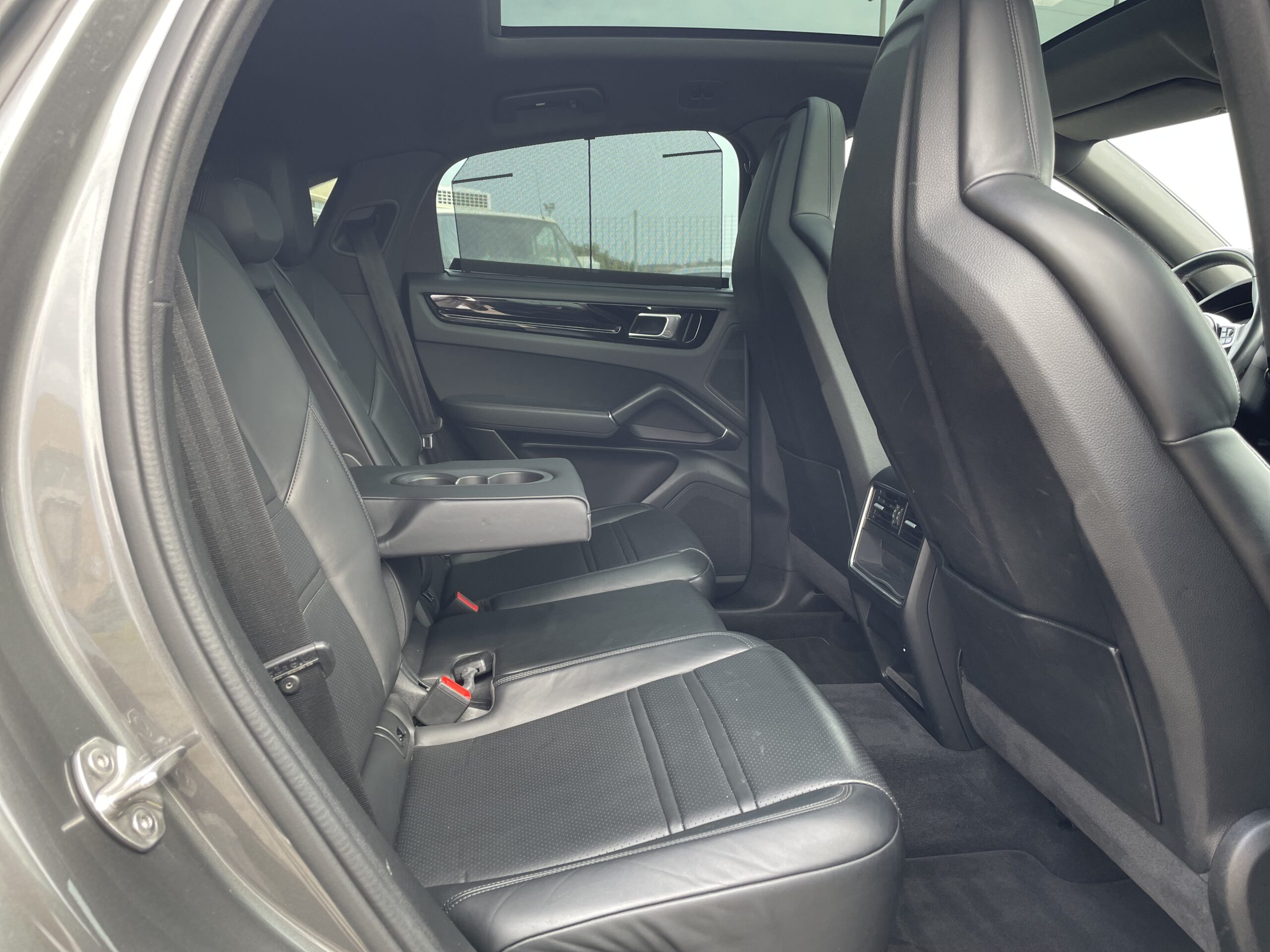 PORSCHE CAYENNE COUPE’ E-HYBRID