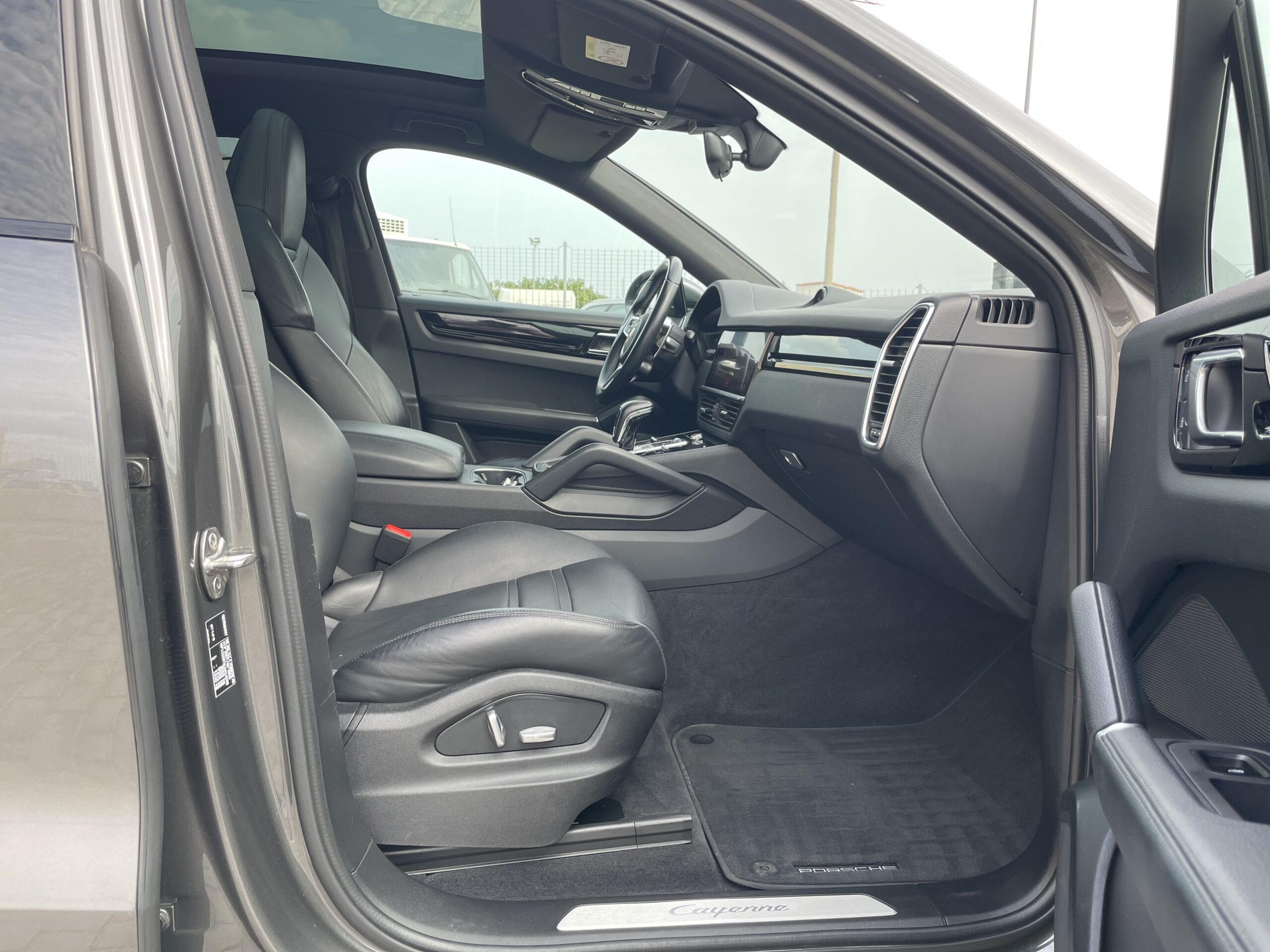 PORSCHE CAYENNE COUPE’ E-HYBRID