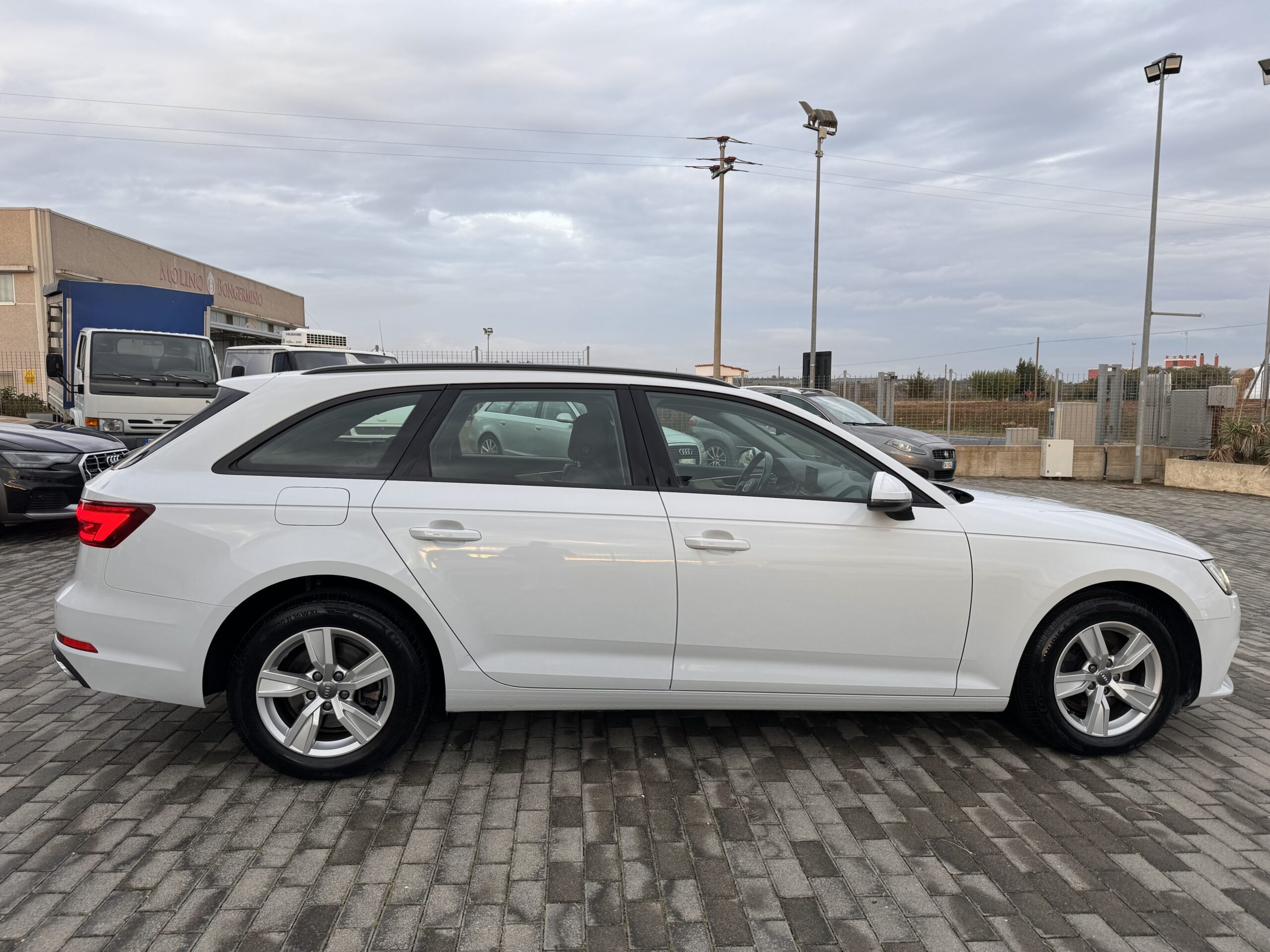 AUDI A4 35tdi BUSINESS S-TRONIC