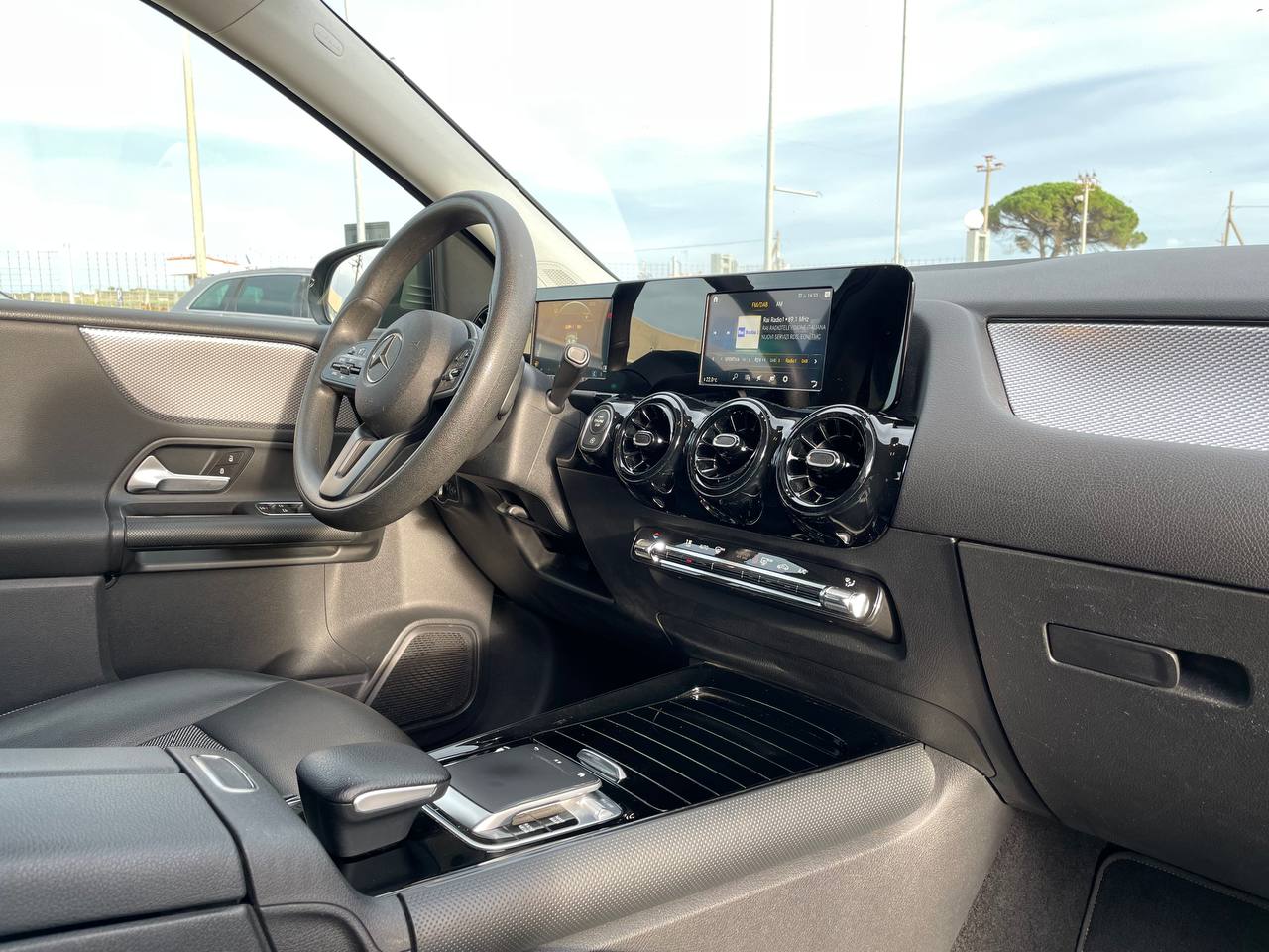 MERCEDES-BENZ B180 EXECUTIVE AUTOMATIC