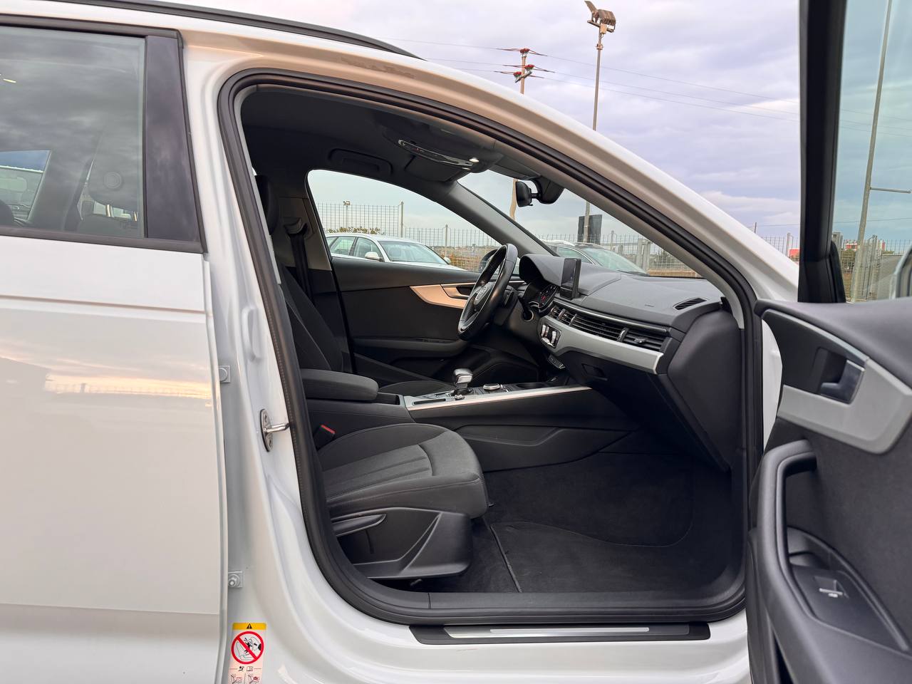 AUDI A4 35tdi BUSINESS S-TRONIC