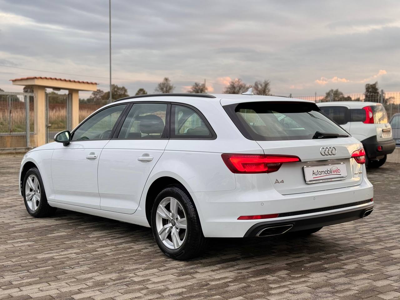 AUDI A4 35tdi BUSINESS S-TRONIC