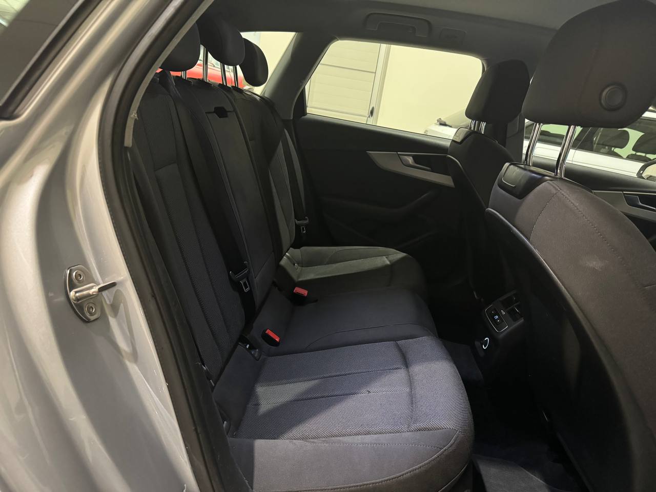 AUDI A4 35 TFSI BUSINESS ADVANCED