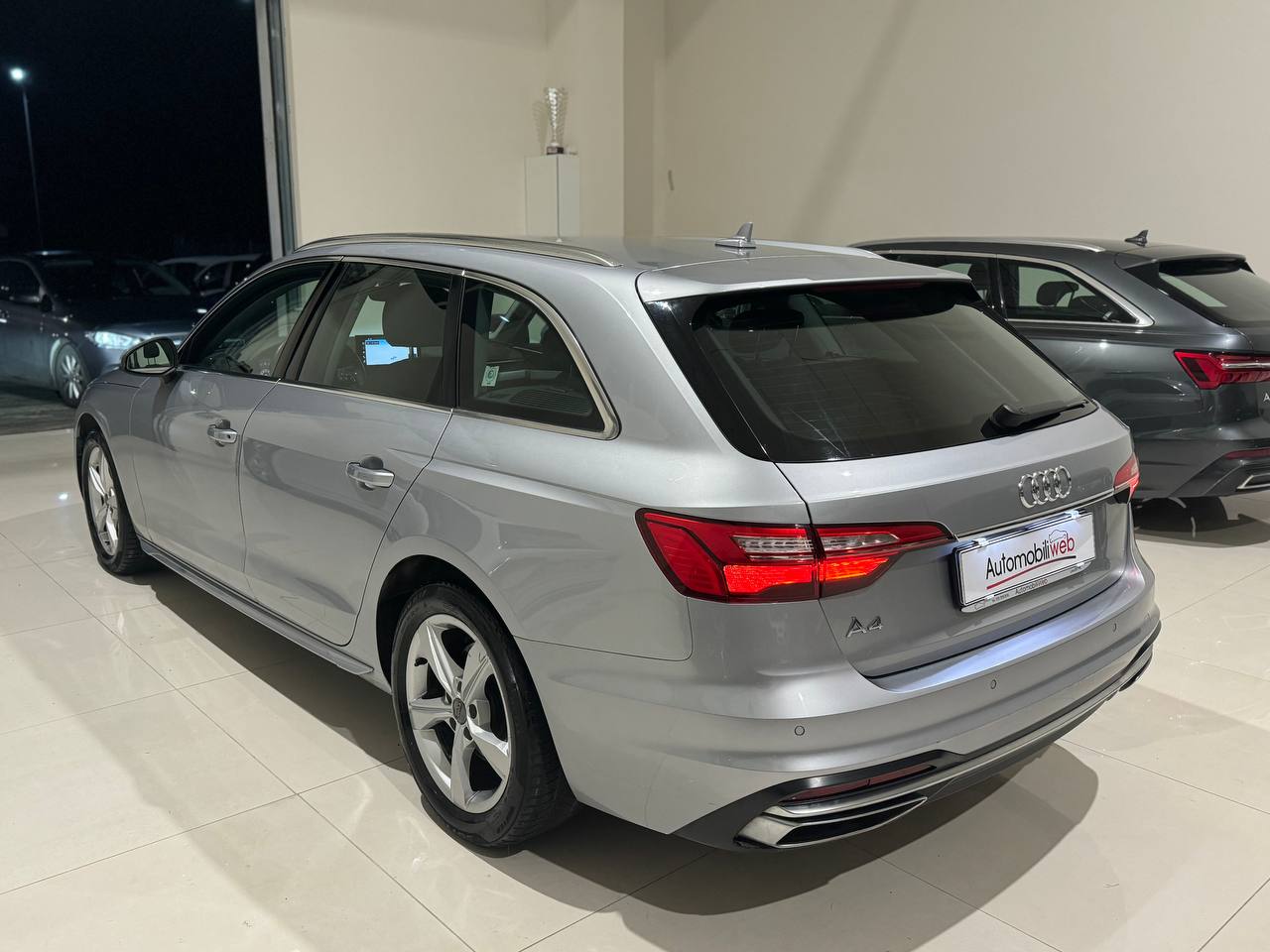 AUDI A4 35 TFSI BUSINESS ADVANCED