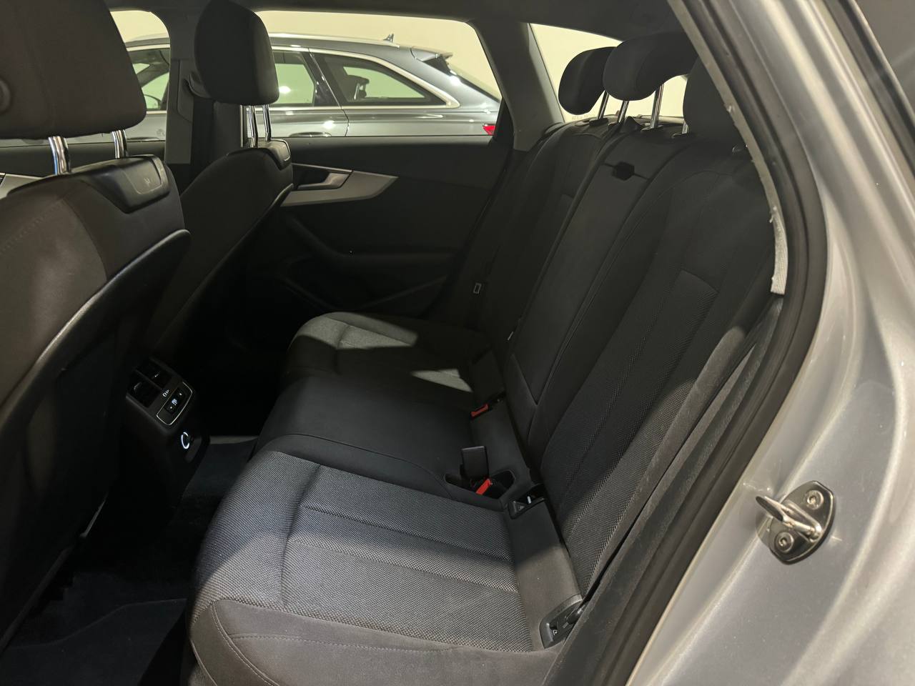 AUDI A4 35 TFSI BUSINESS ADVANCED