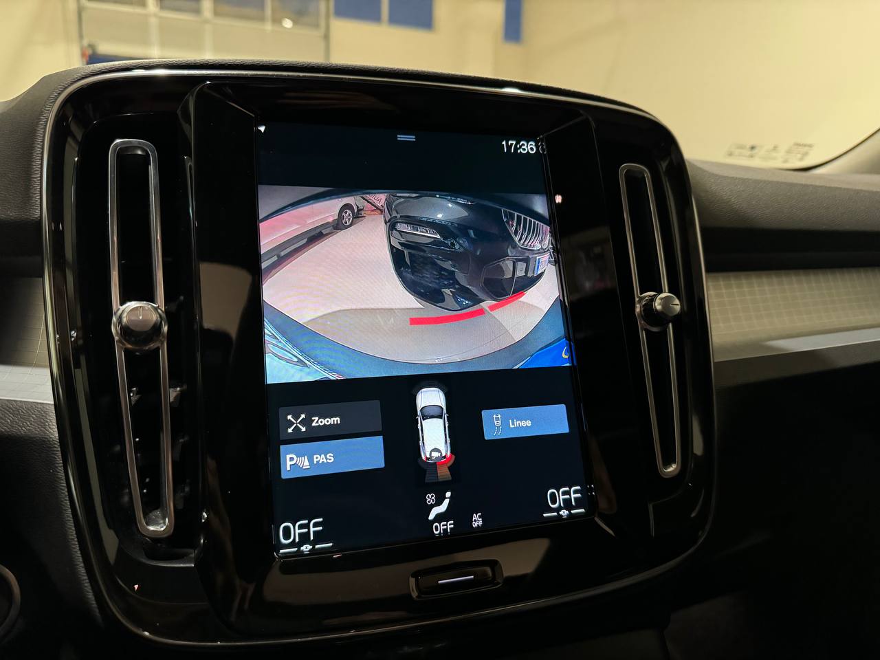 VOLVO XC40 T5 PLUG-IN R-DESIGN RECHARGE