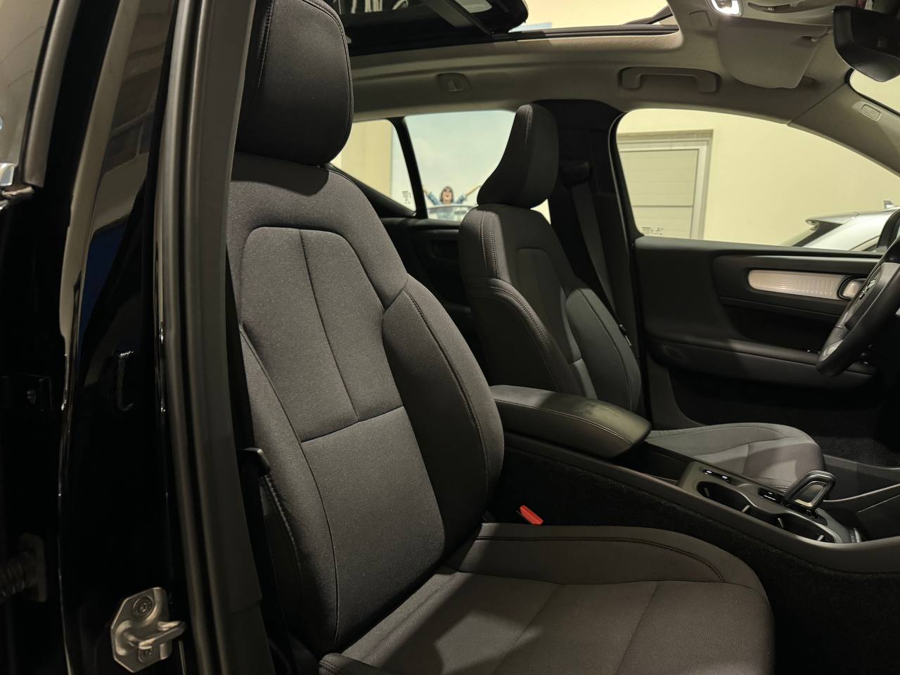 VOLVO XC40 T5 PLUG-IN R-DESIGN RECHARGE