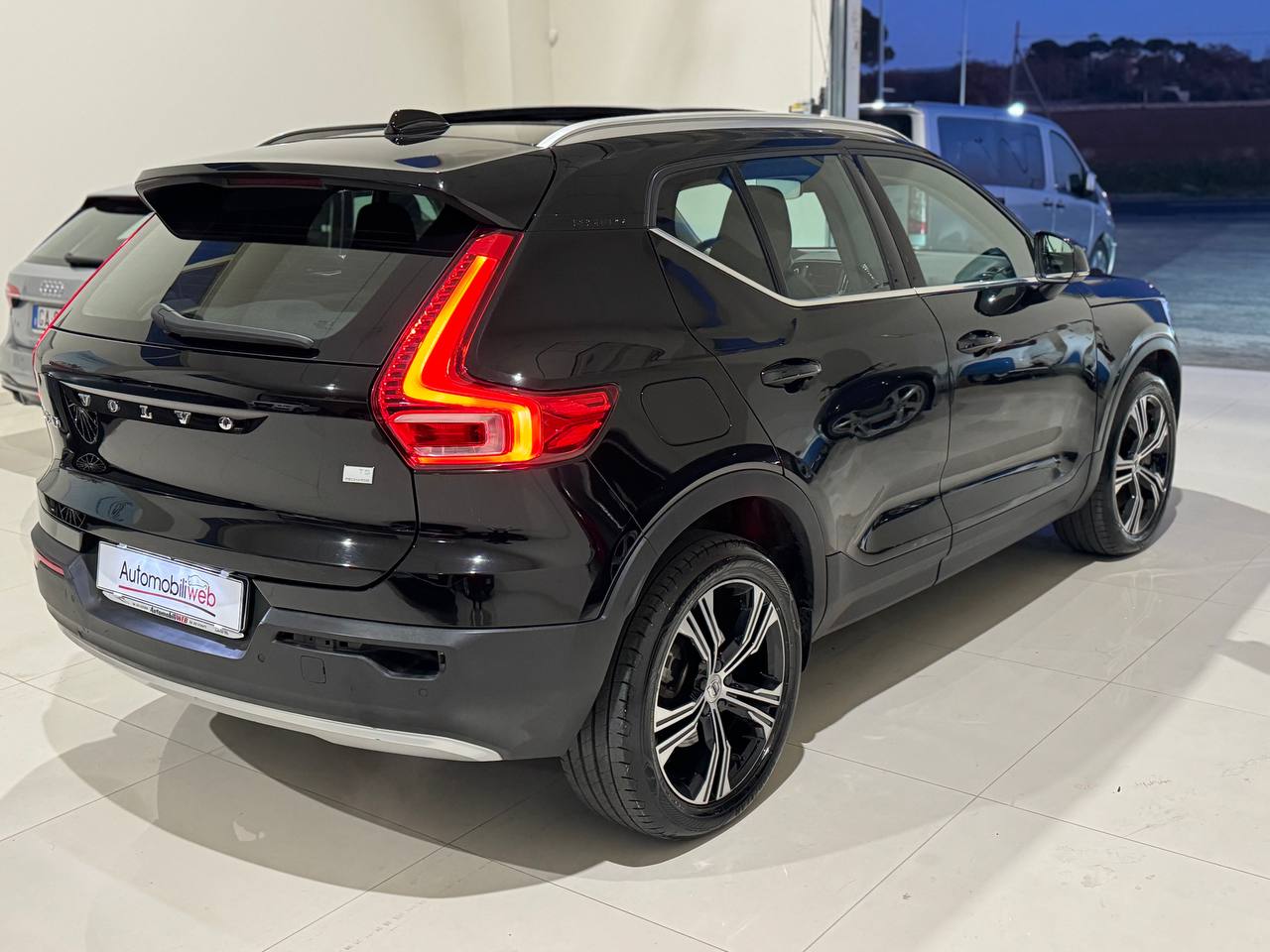 VOLVO XC40 T5 PLUG-IN R-DESIGN RECHARGE