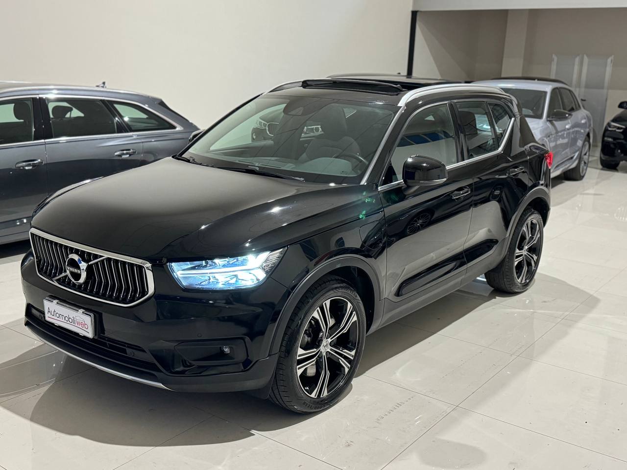 VOLVO XC40 T5 PLUG-IN R-DESIGN RECHARGE