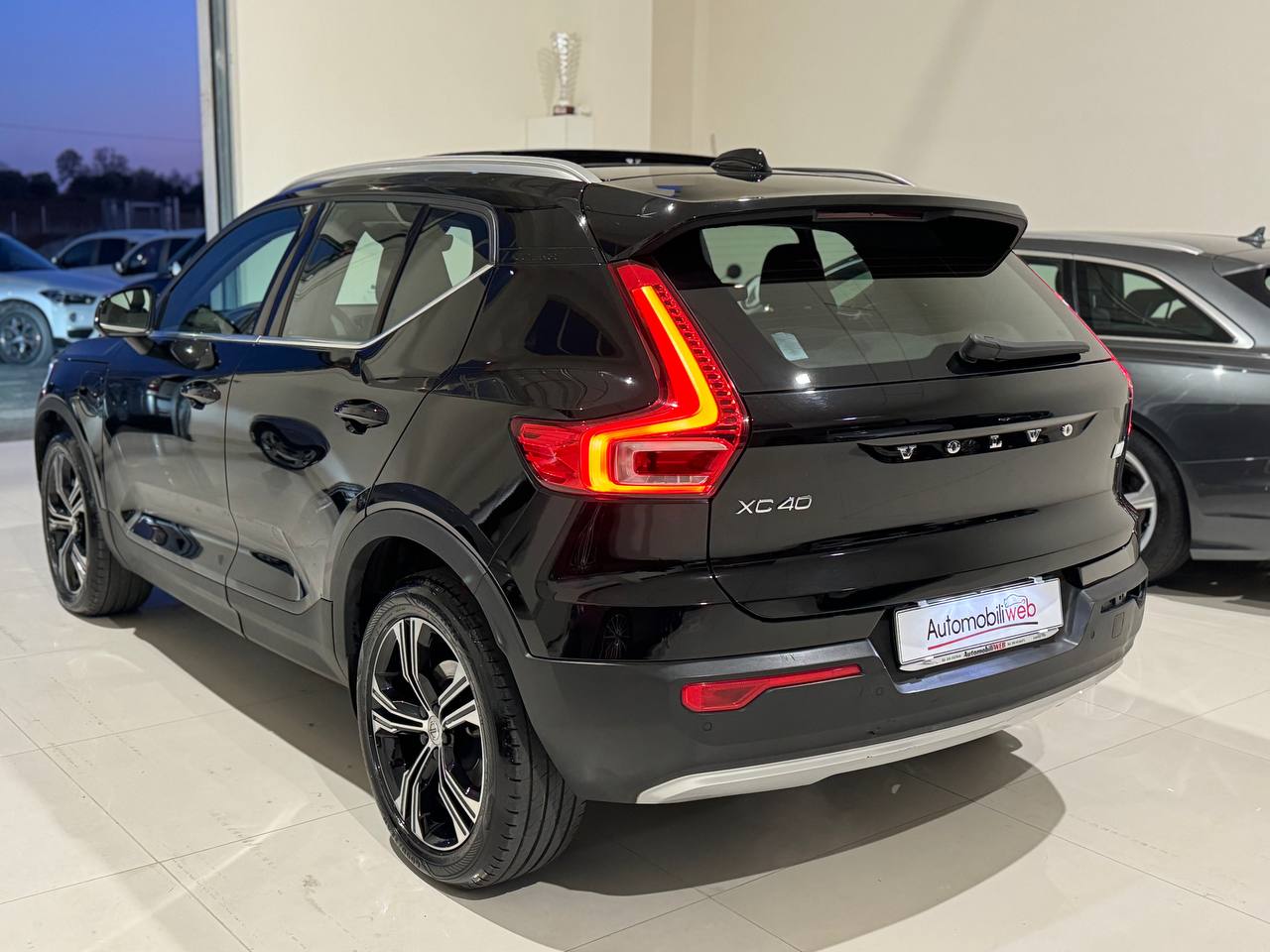 VOLVO XC40 T5 PLUG-IN R-DESIGN RECHARGE