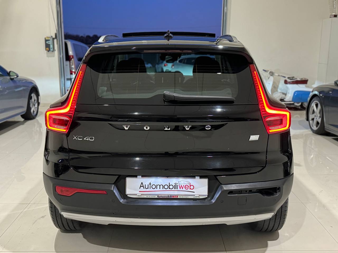 VOLVO XC40 T5 PLUG-IN R-DESIGN RECHARGE