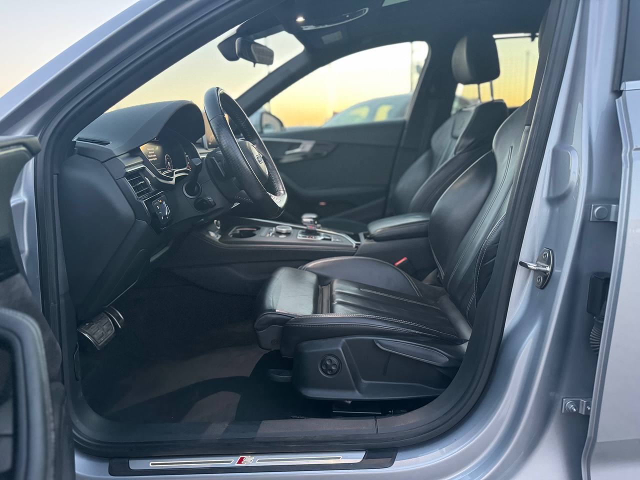 Audi A4 S-line quattro