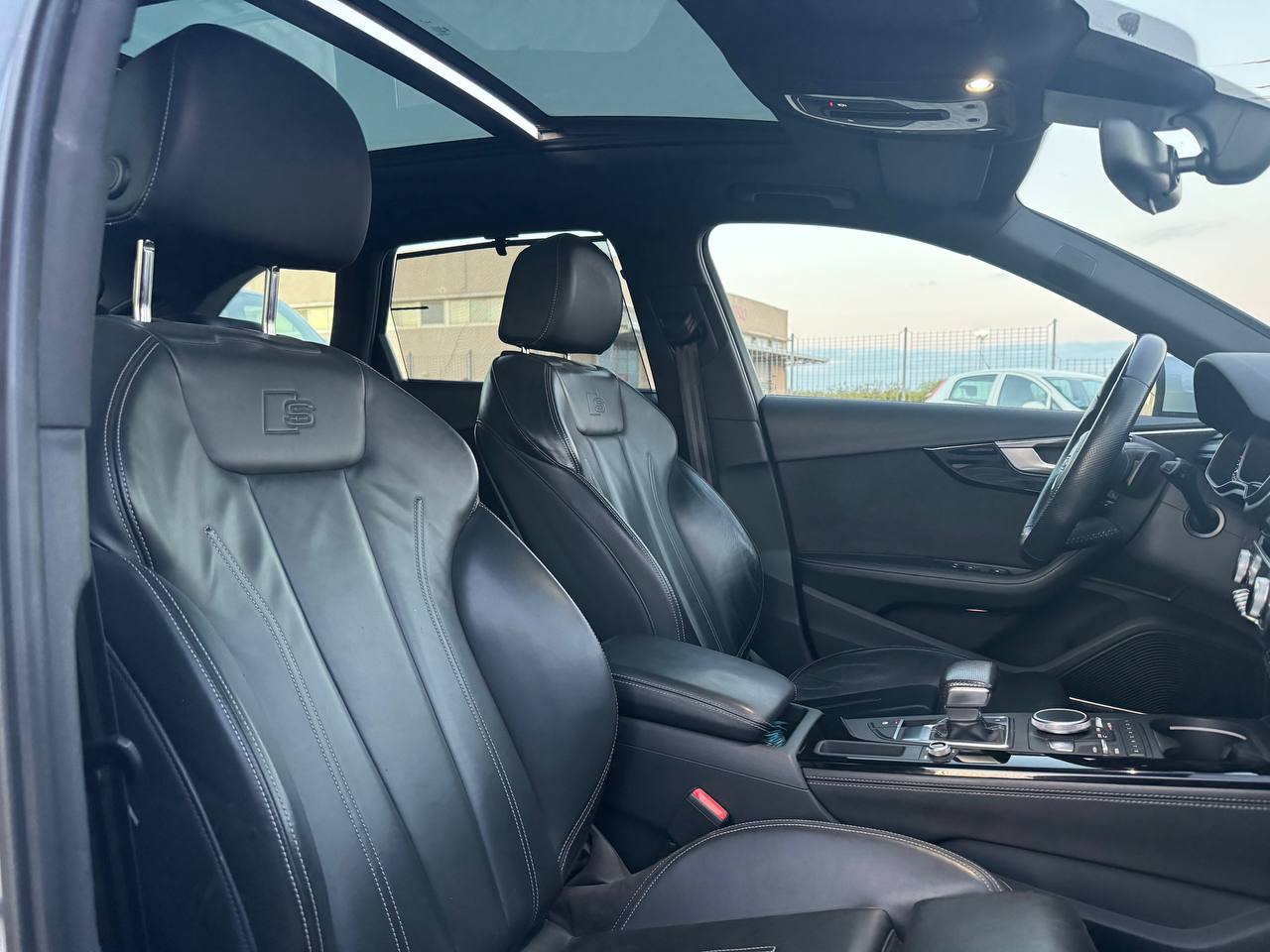 Audi A4 S-line quattro